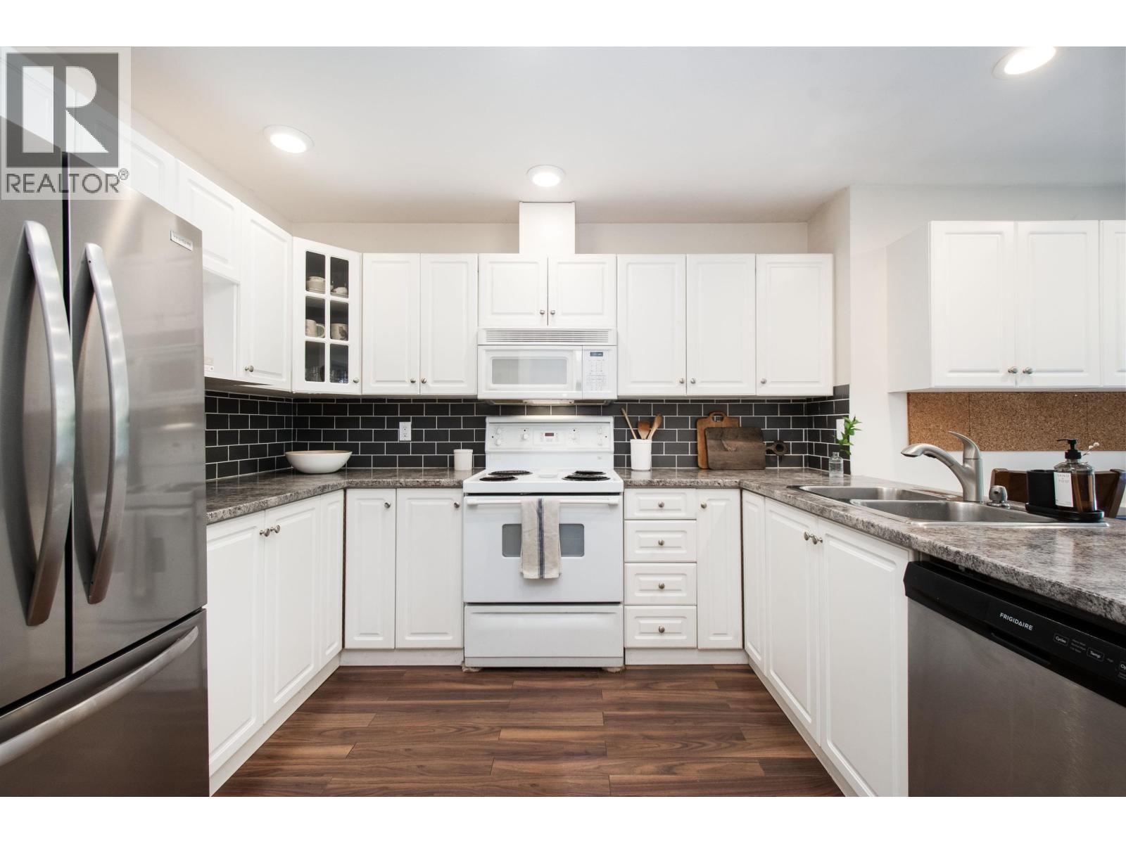 1 270 E KEITH ROAD, North Vancouver