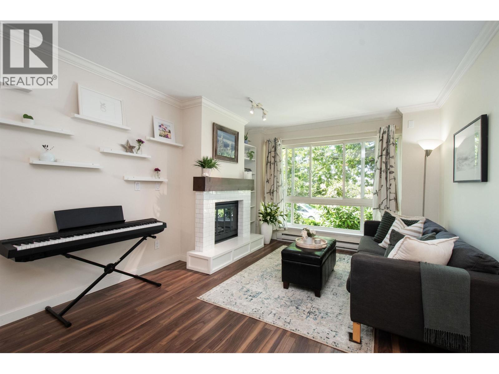 1 270 E KEITH ROAD, North Vancouver