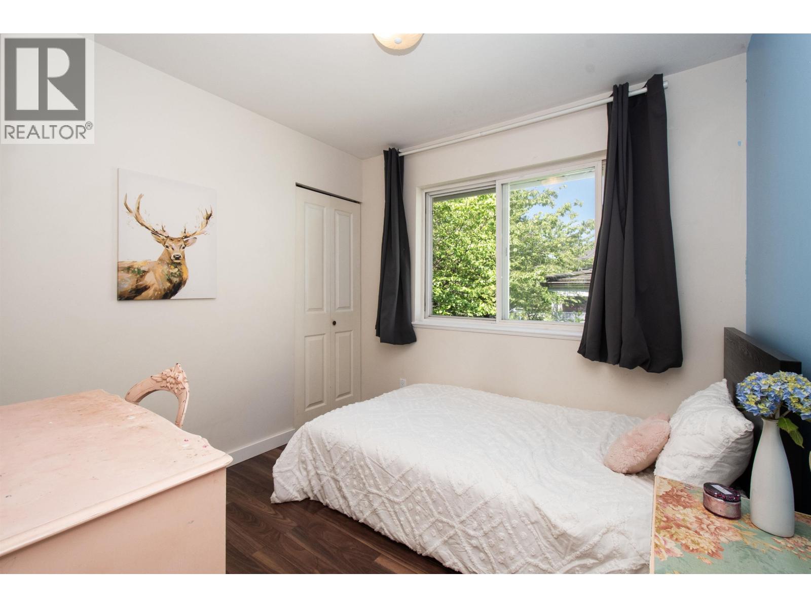 1 270 E KEITH ROAD, North Vancouver