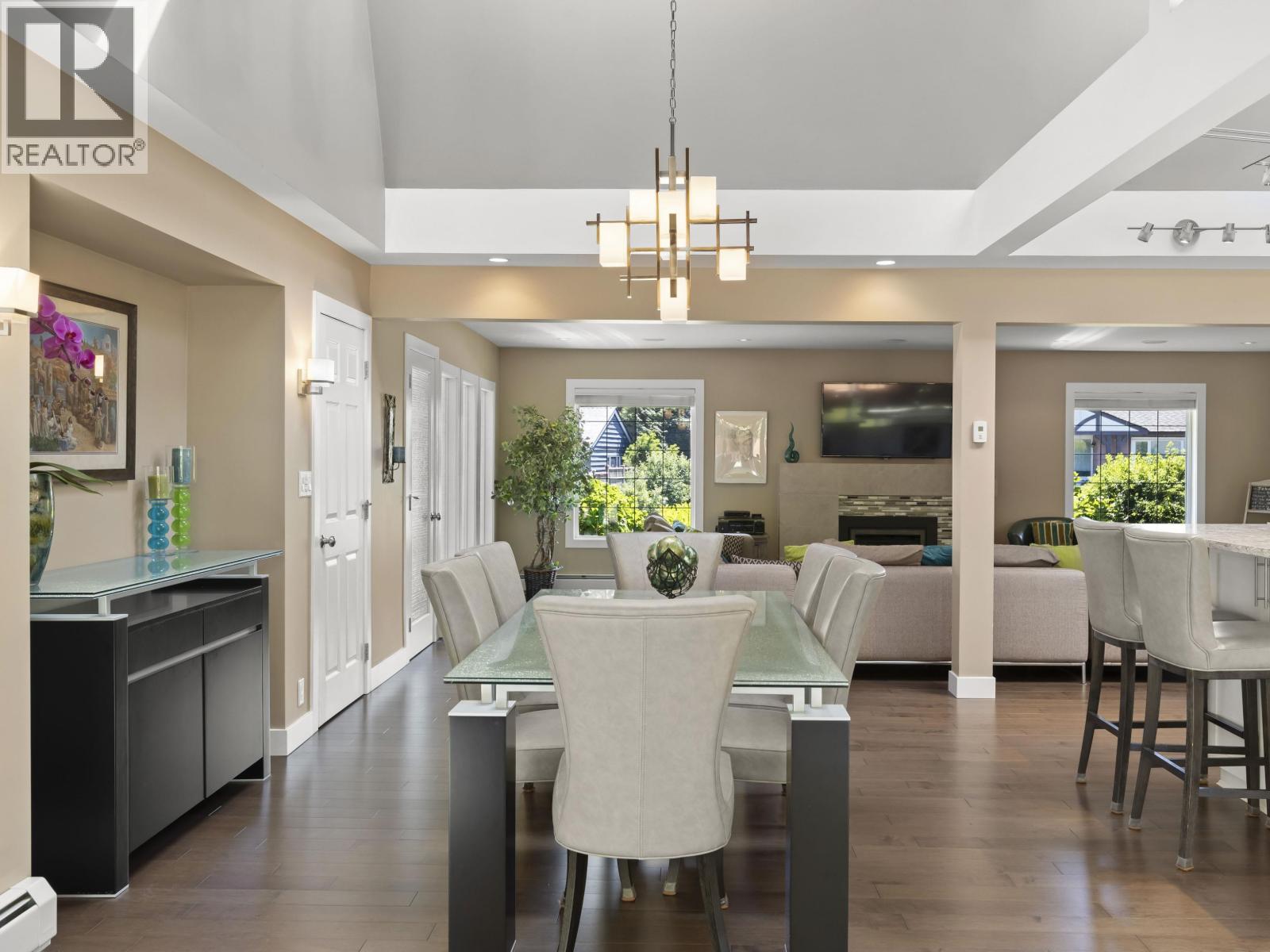 12 SENNOK CRESCENT, Vancouver