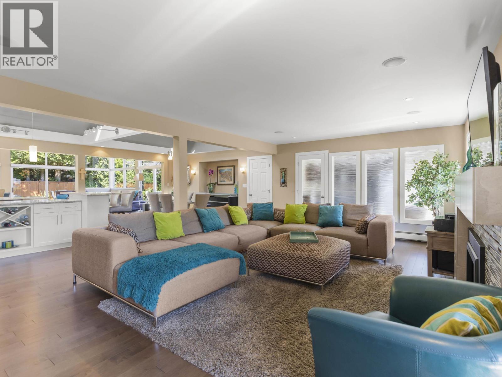 12 SENNOK CRESCENT, Vancouver