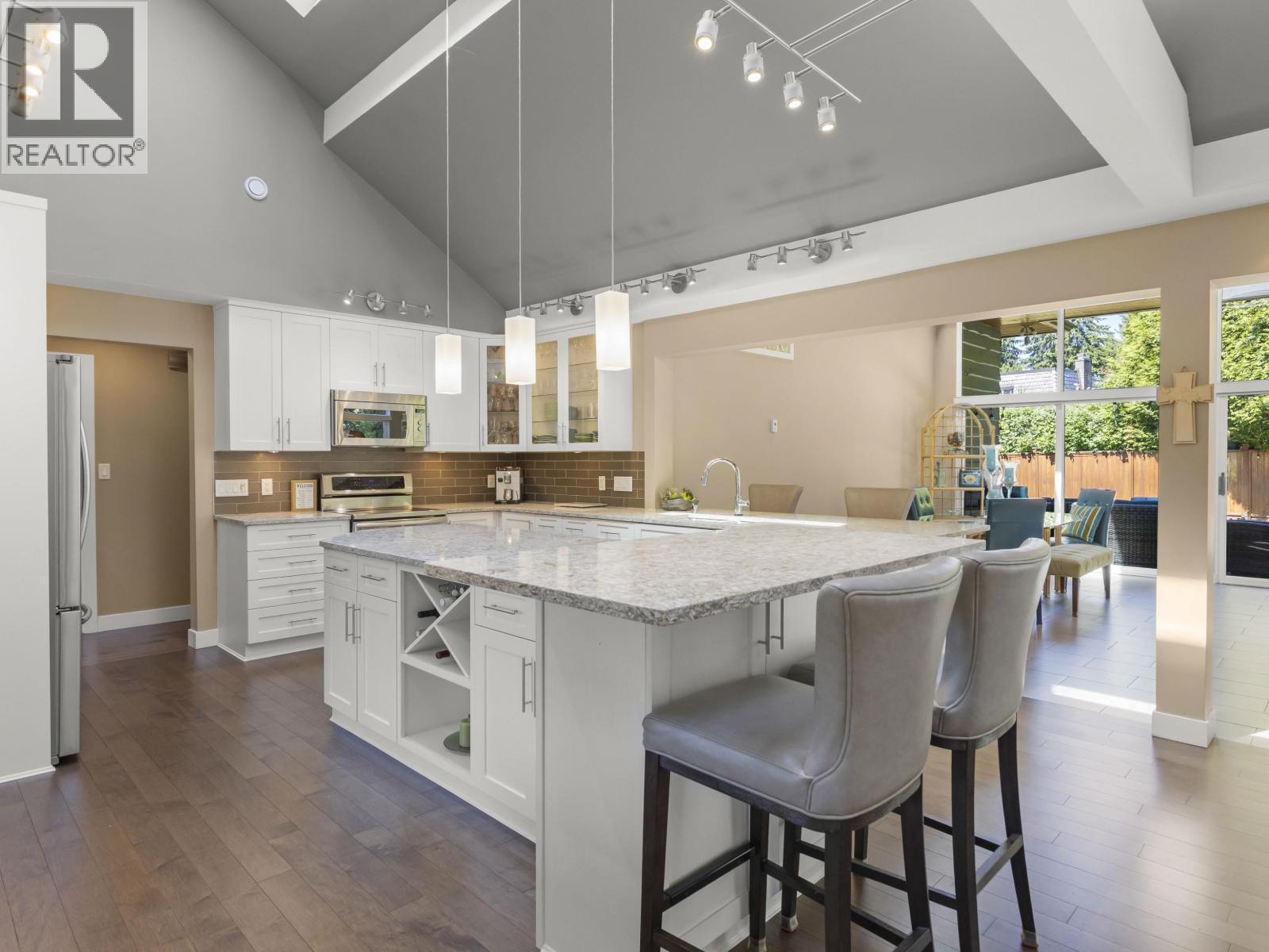 12 SENNOK CRESCENT, Vancouver