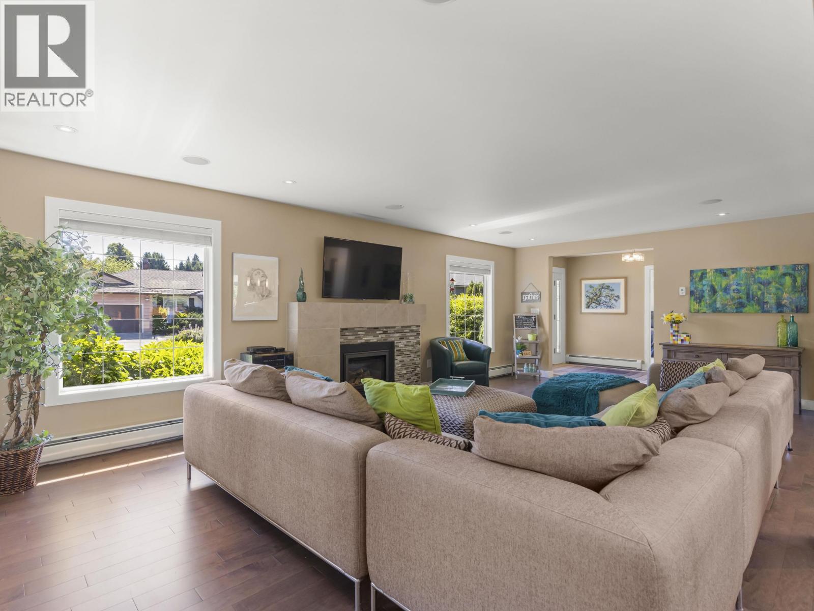 12 SENNOK CRESCENT, Vancouver
