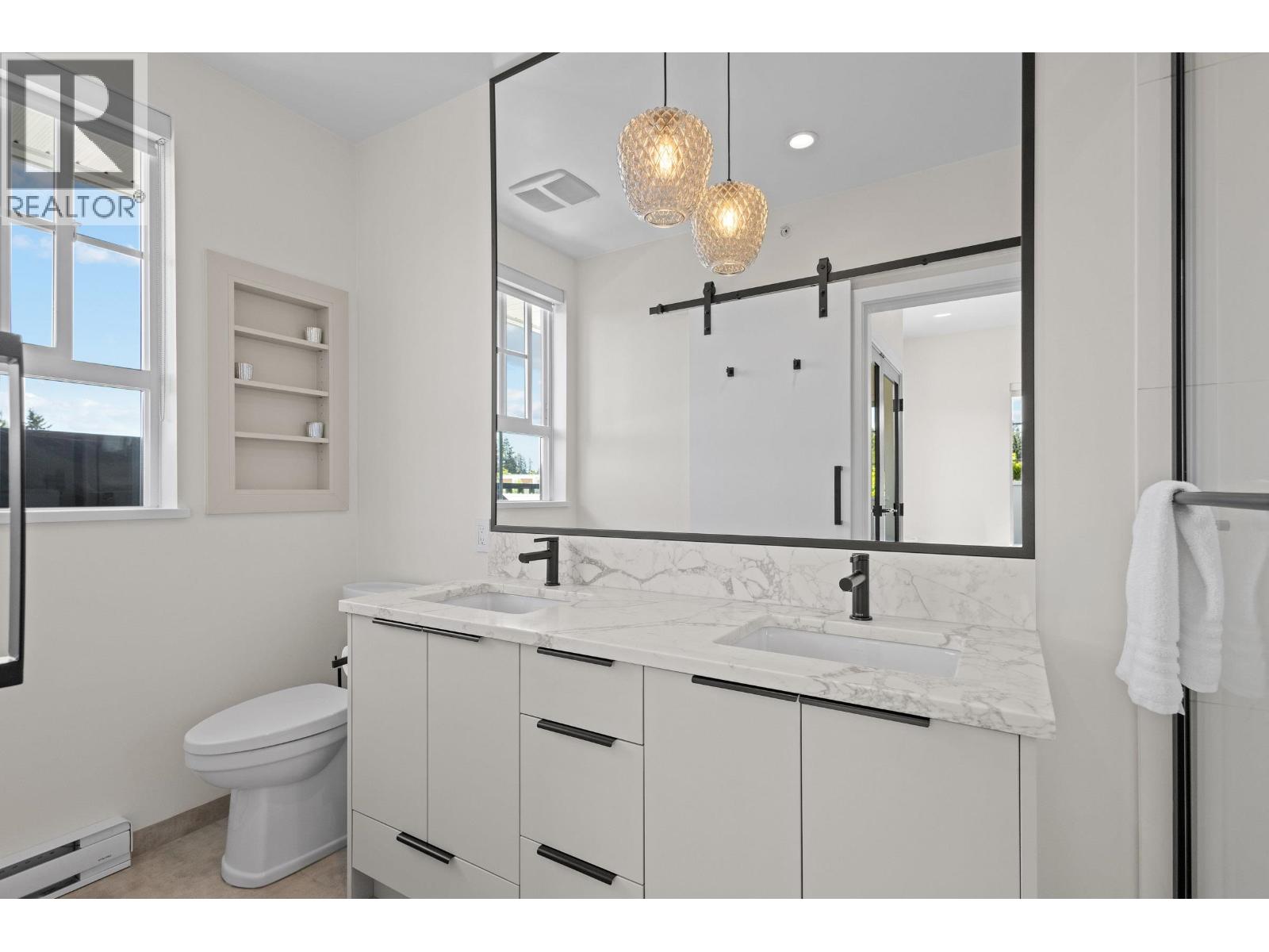 415 555 FOSTER AVENUE, Coquitlam