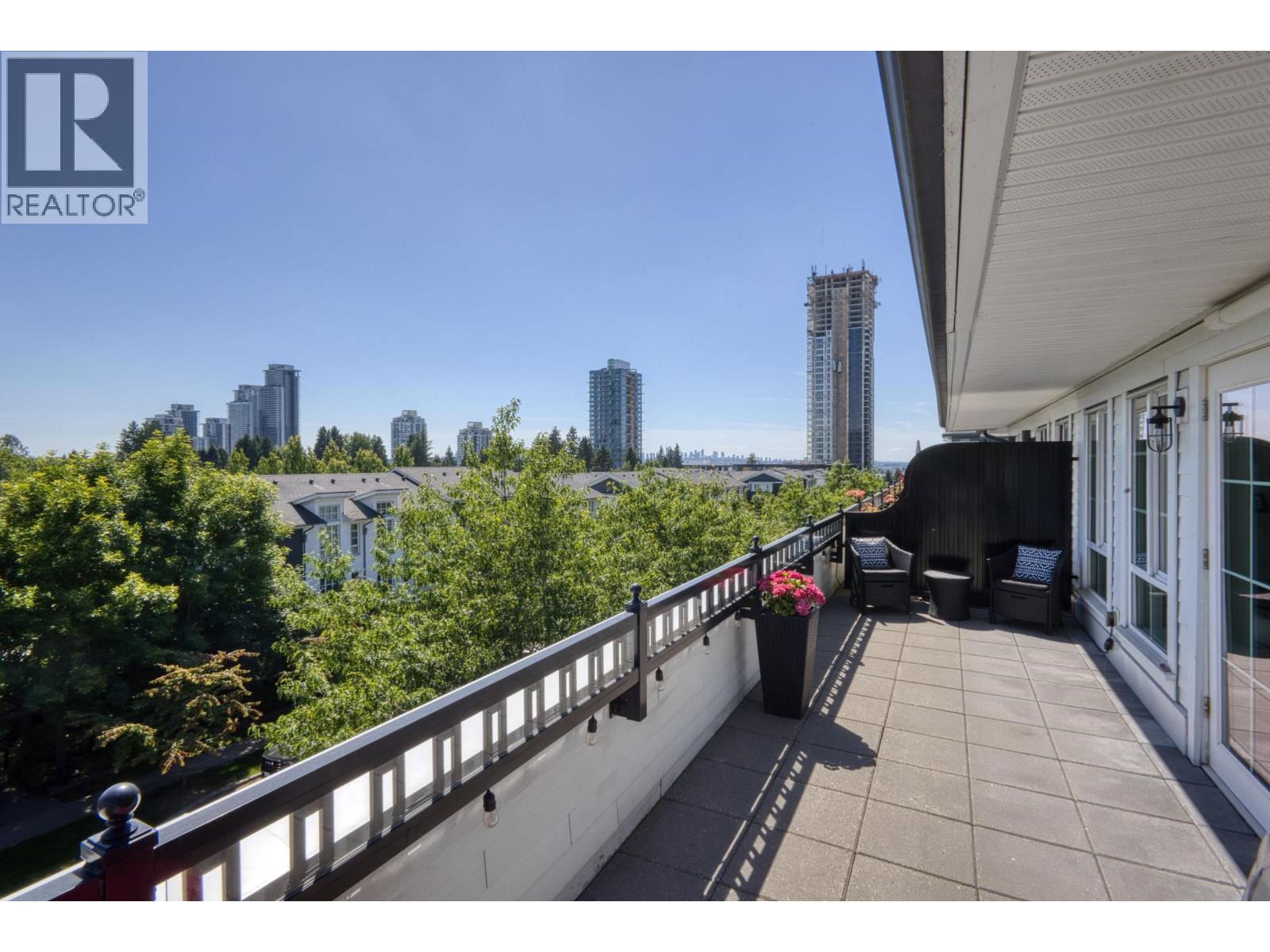 415 555 FOSTER AVENUE, Coquitlam