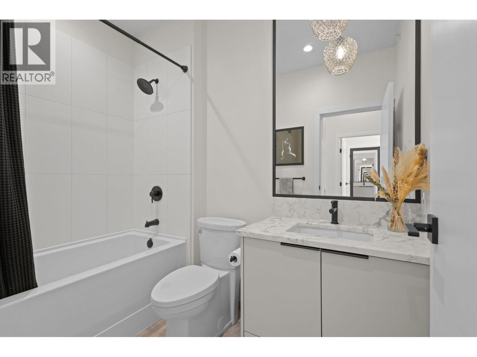 415 555 FOSTER AVENUE, Coquitlam