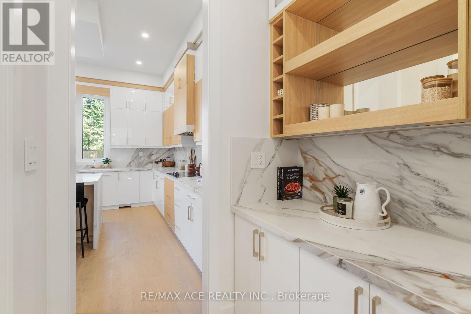 5 LARWOOD BOULEVARD - 16