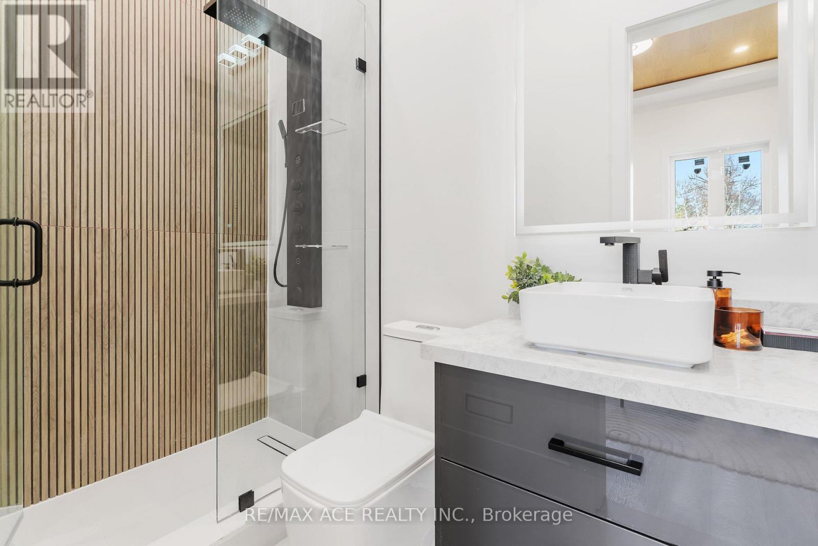 5 LARWOOD BOULEVARD - 23