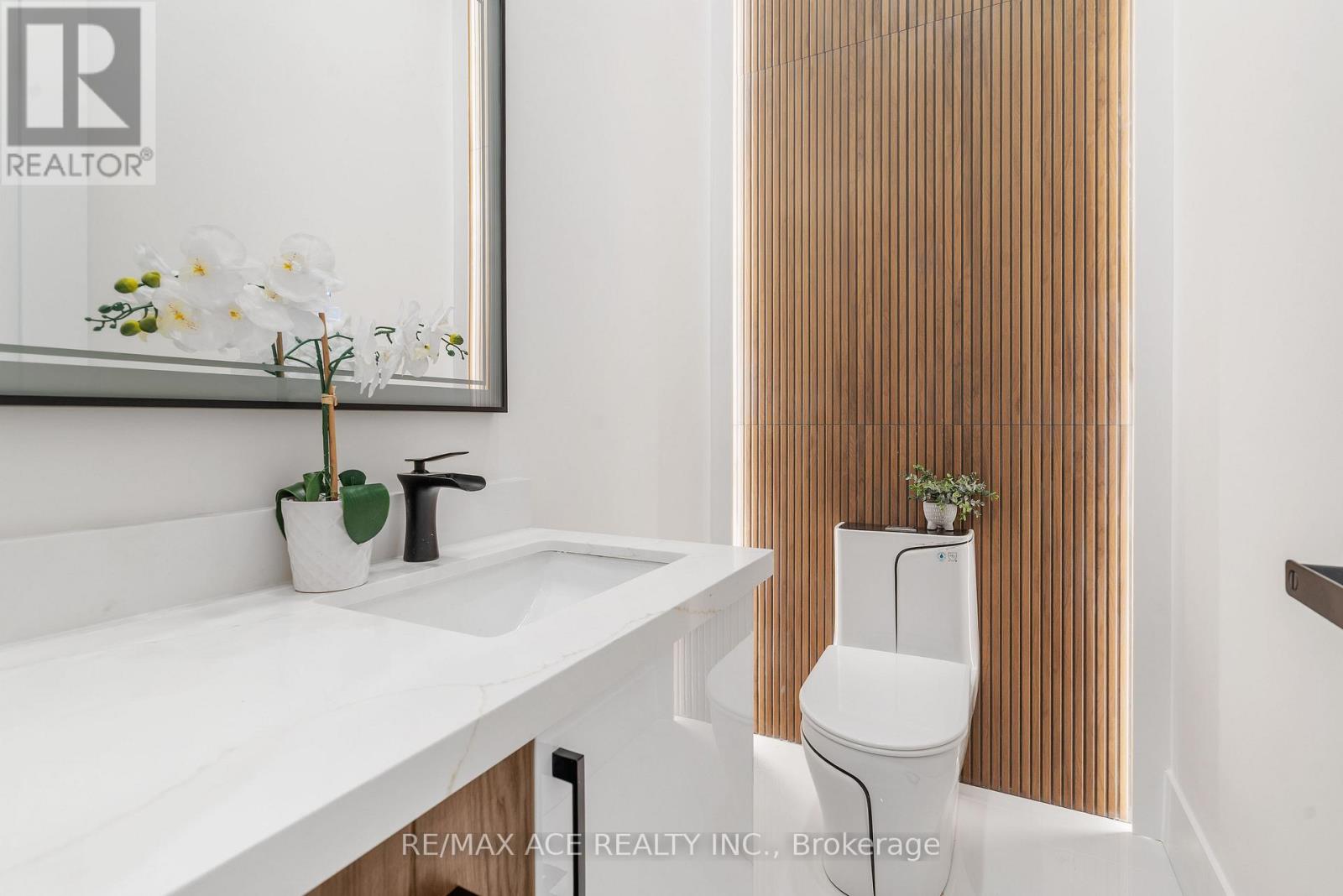 5 LARWOOD BOULEVARD - 24