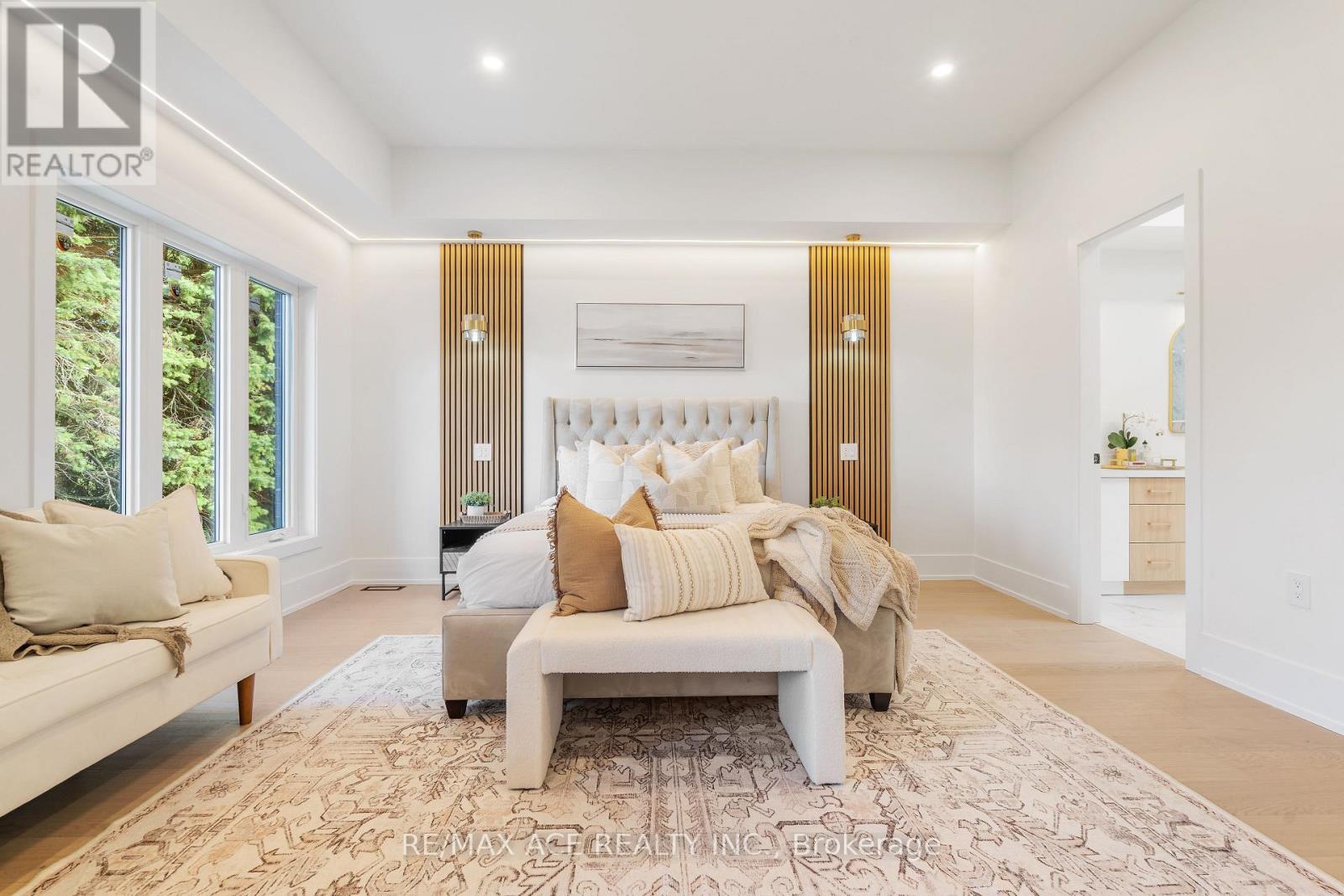 5 LARWOOD BOULEVARD - 28