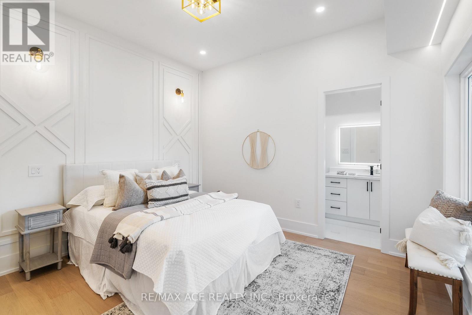 5 LARWOOD BOULEVARD - 34