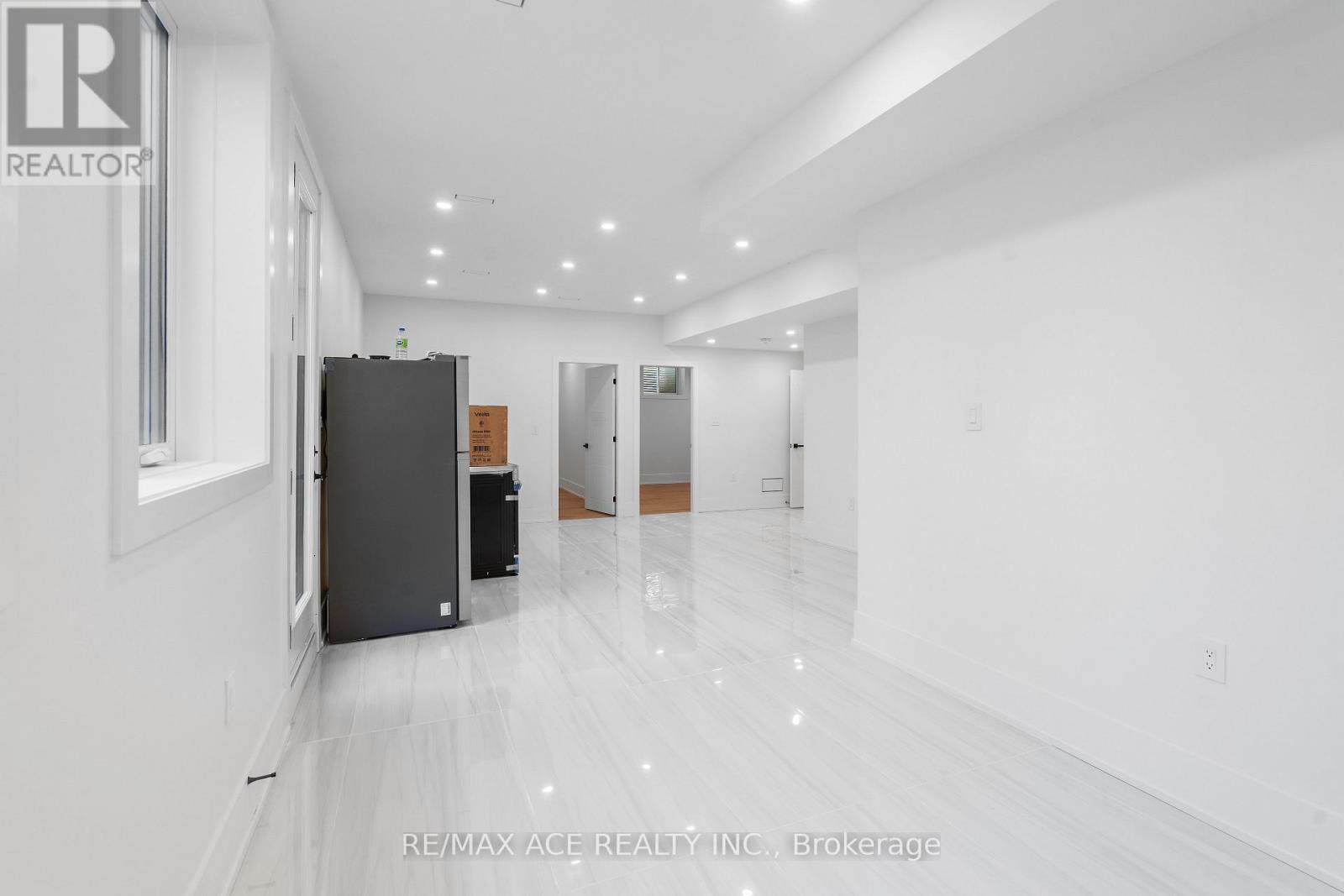 5 LARWOOD BOULEVARD - 43