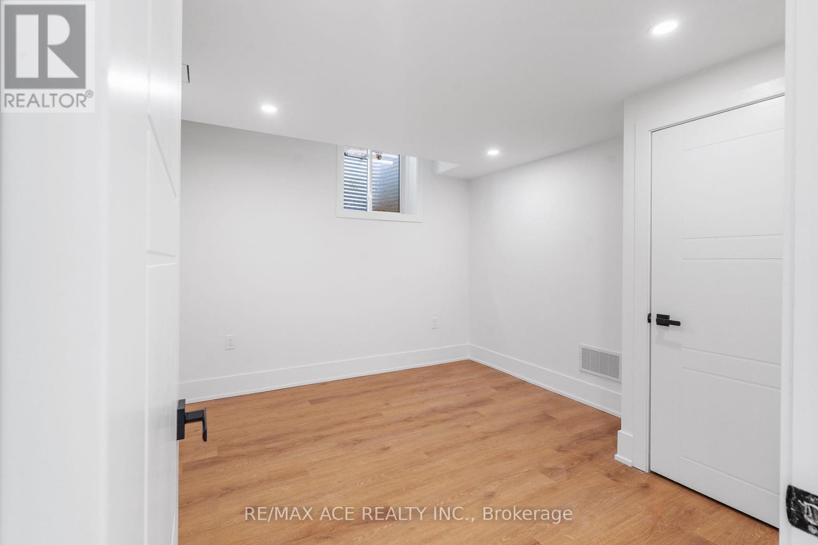 5 LARWOOD BOULEVARD - 47