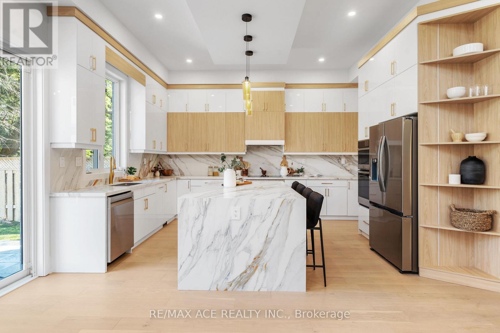 5 LARWOOD BOULEVARD - 7