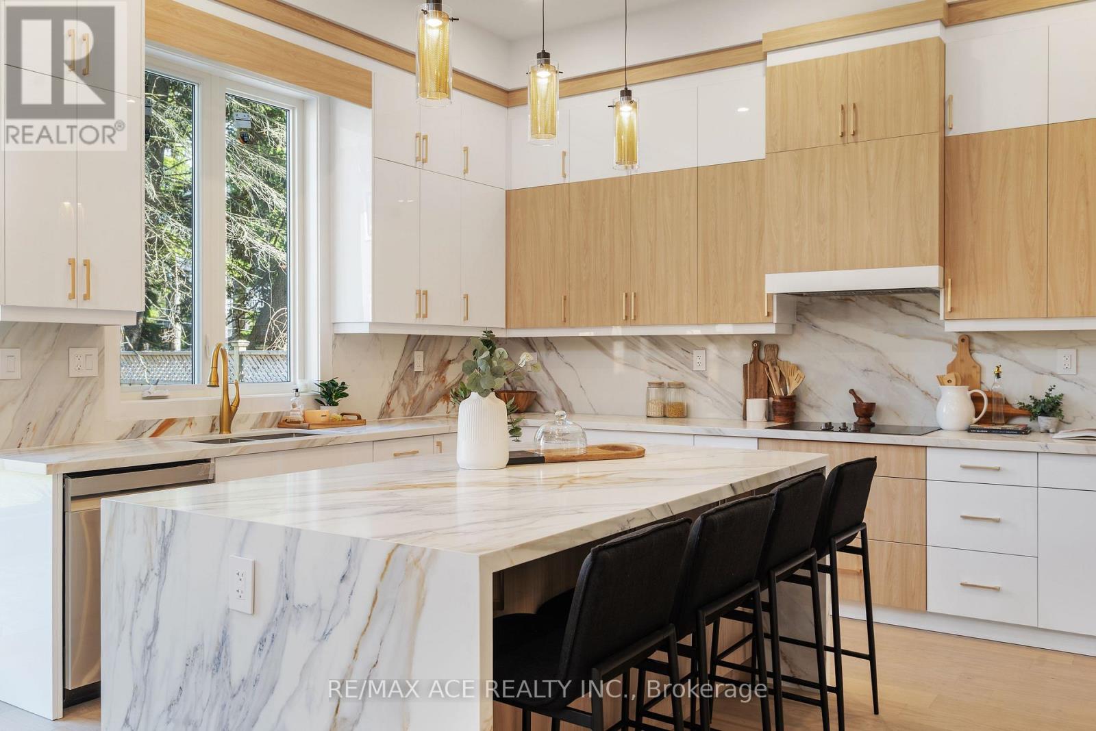 5 LARWOOD BOULEVARD - 8