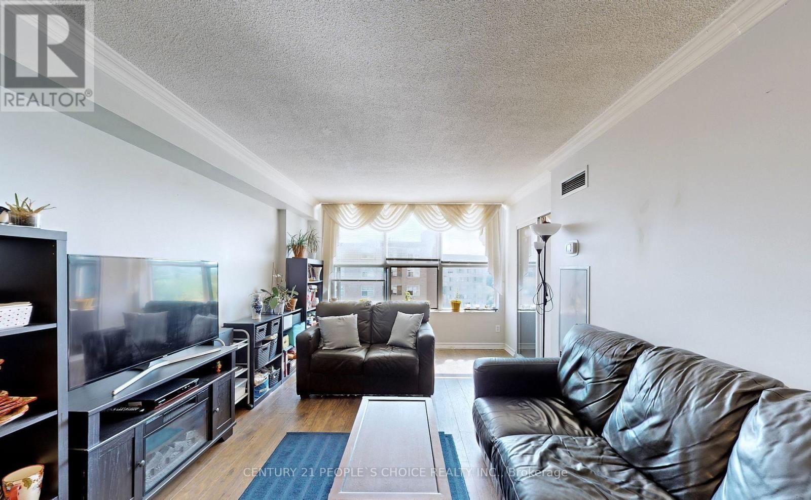 #909 250 DAVIS DRIVE - 17
