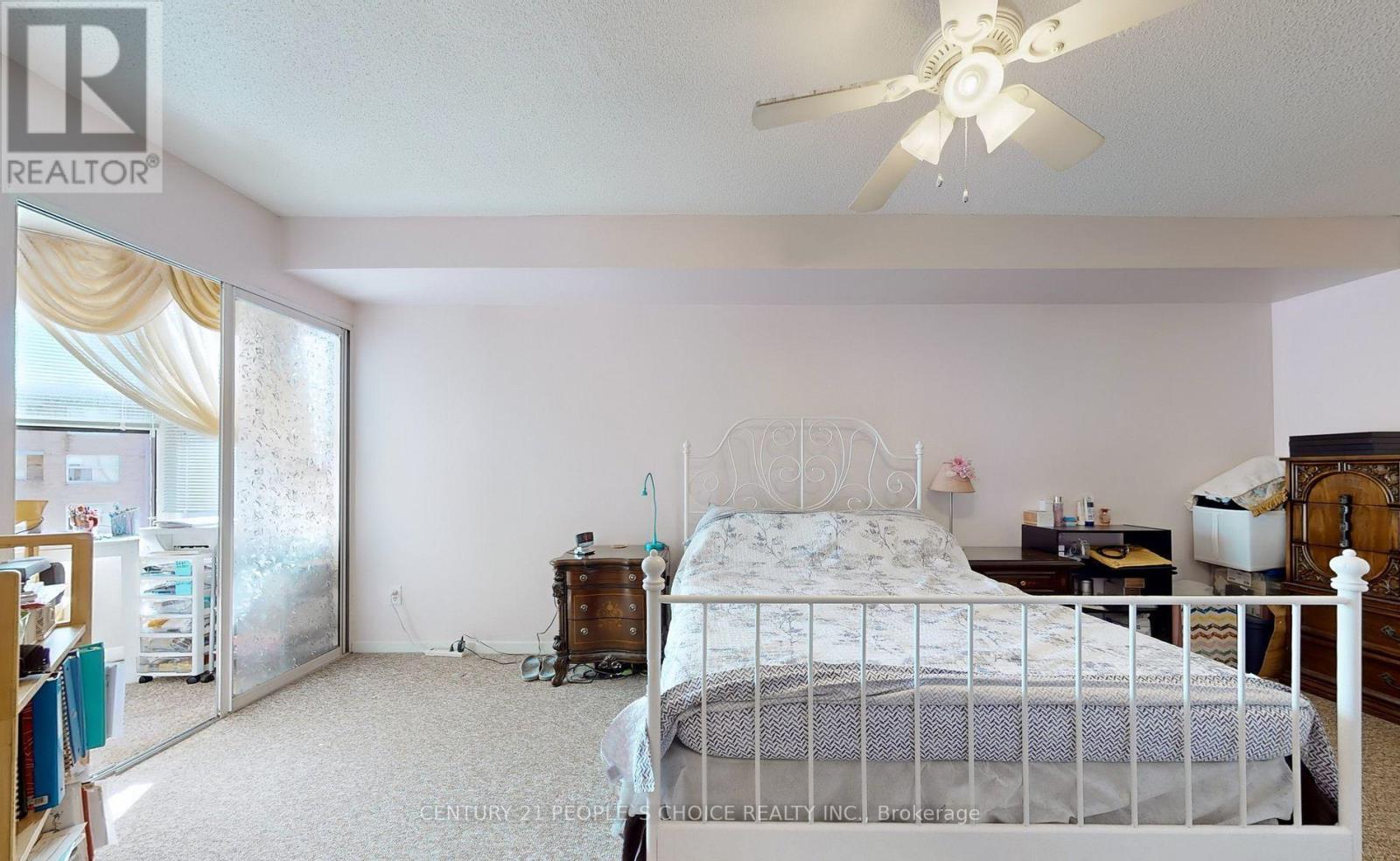 #909 250 DAVIS DRIVE - 23