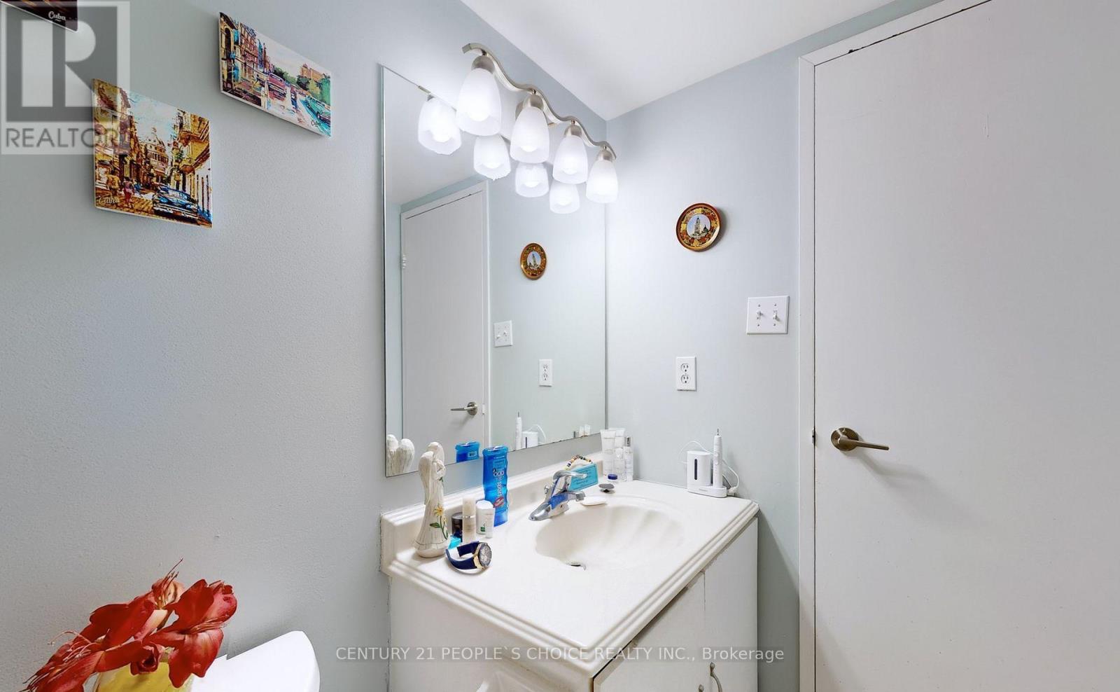 #909 250 DAVIS DRIVE - 30