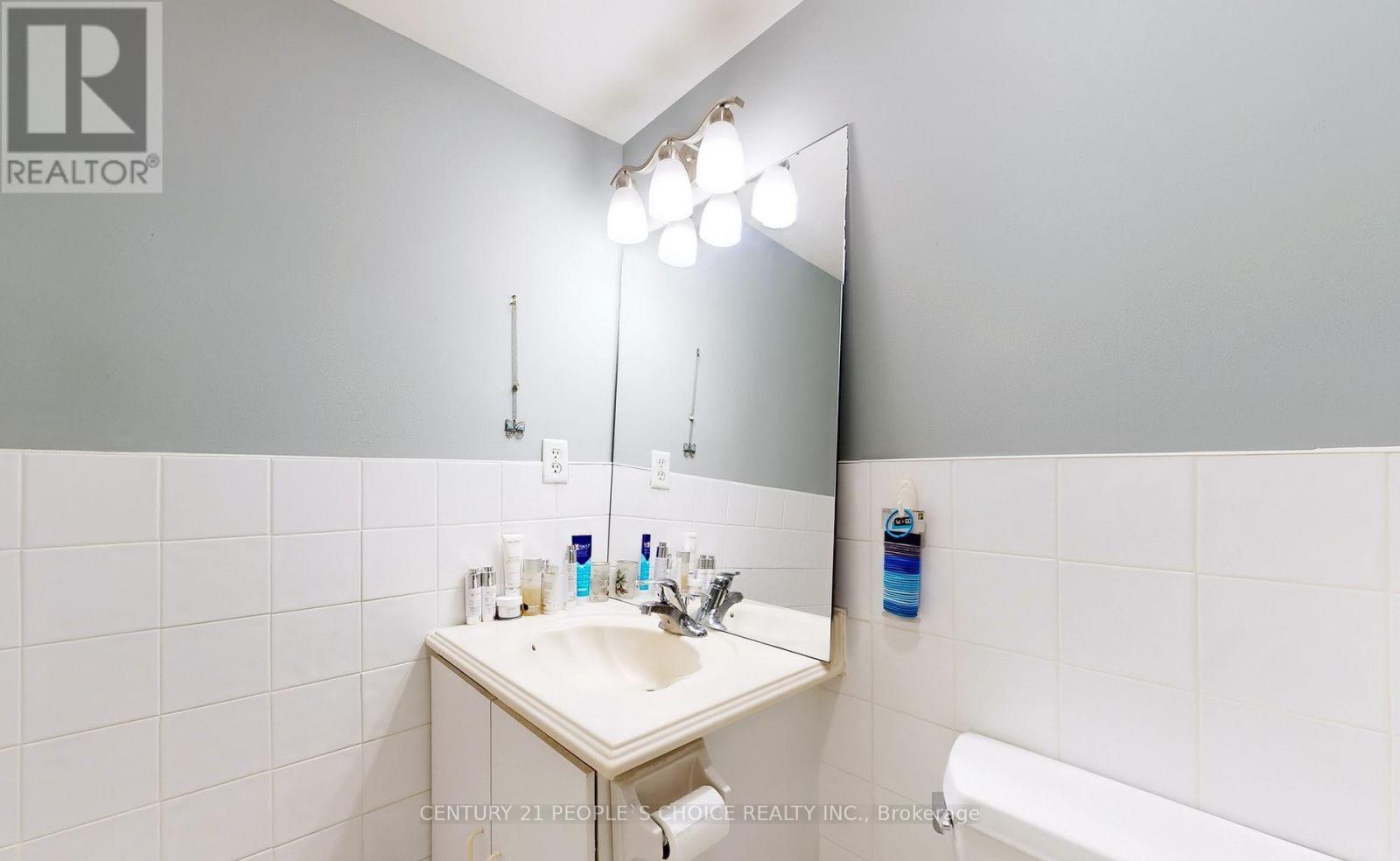 #909 250 DAVIS DRIVE - Image 31
