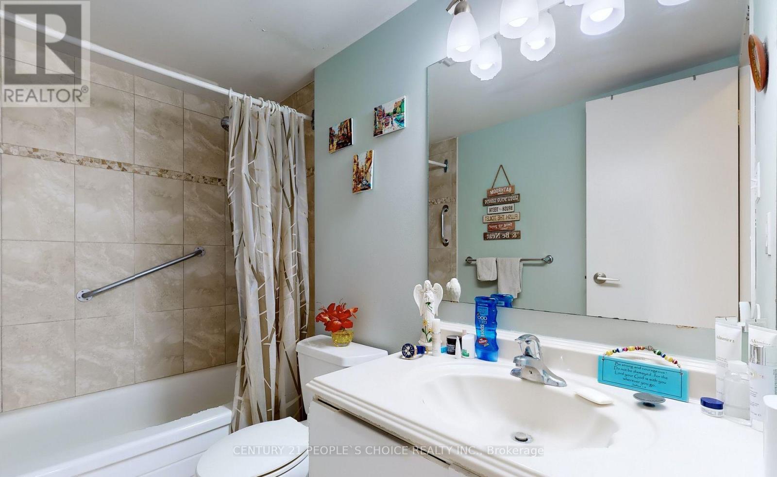 #909 250 DAVIS DRIVE - Image 32