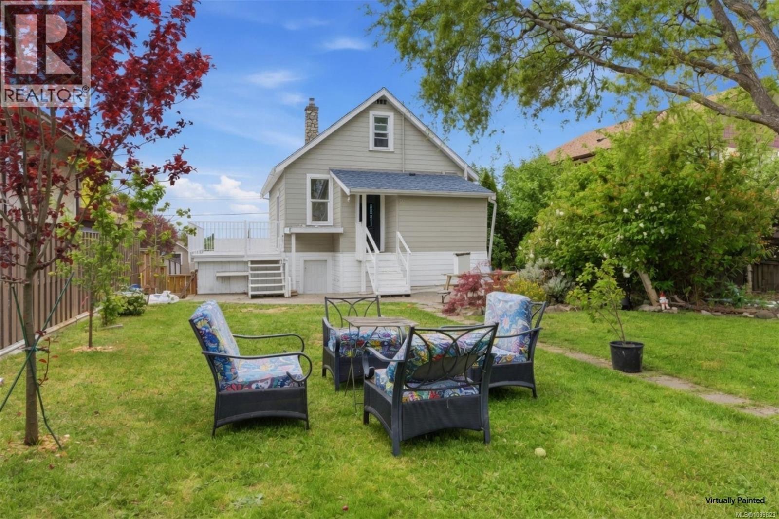  236 Crease Avenue, Saanich