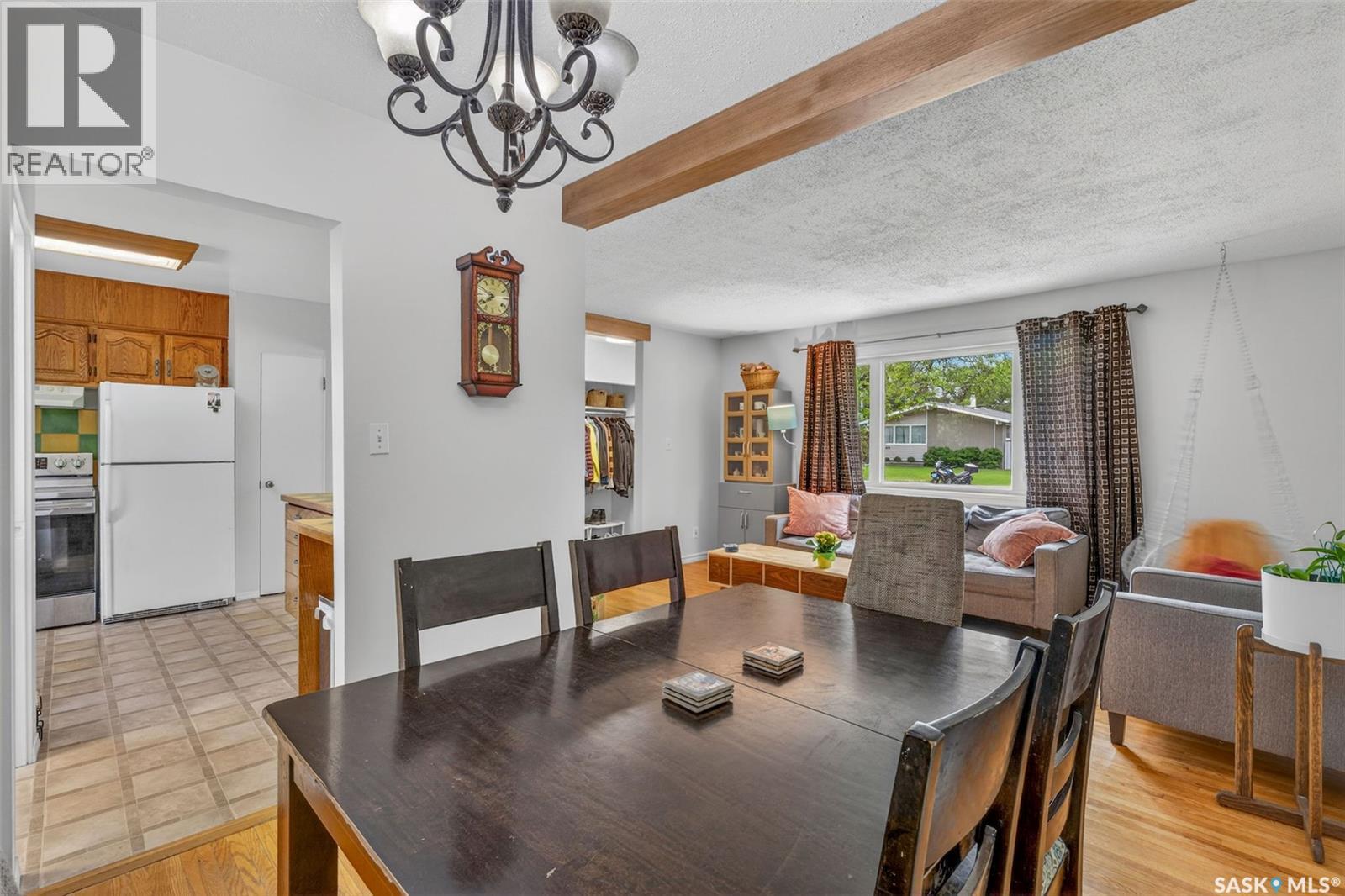 2326 McDonald AVENUE — photo 8