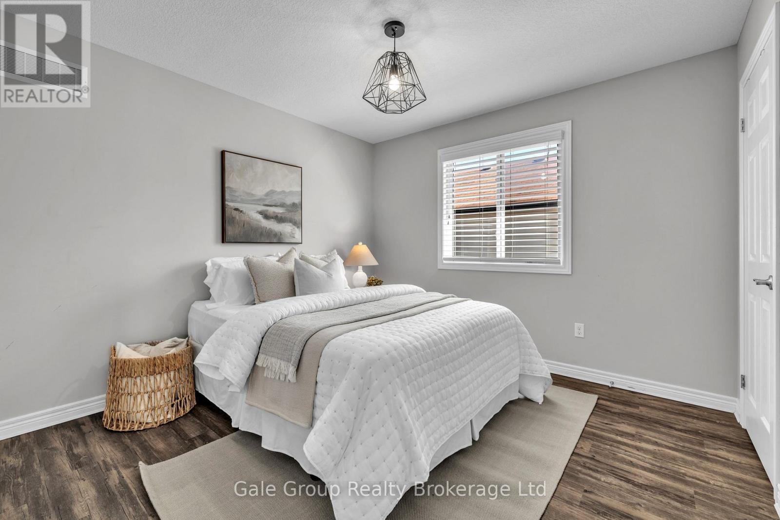 712 BLACKACRES BOULEVARD - 22