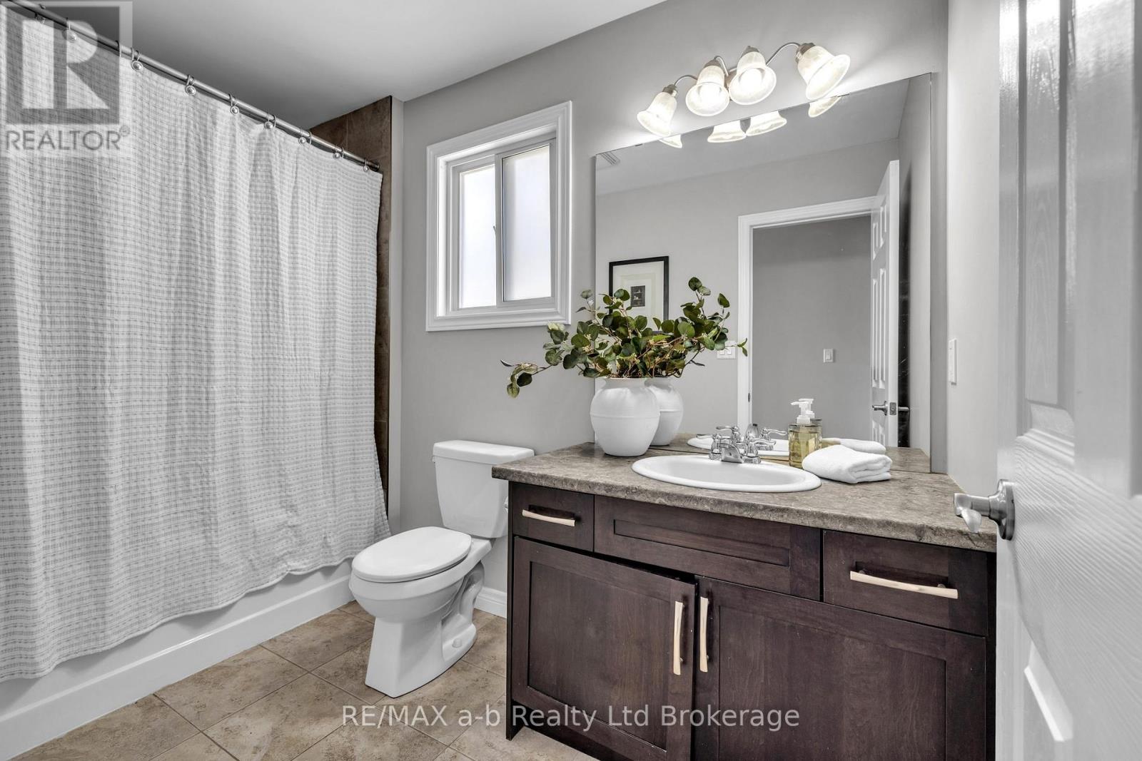 712 BLACKACRES BOULEVARD - 23