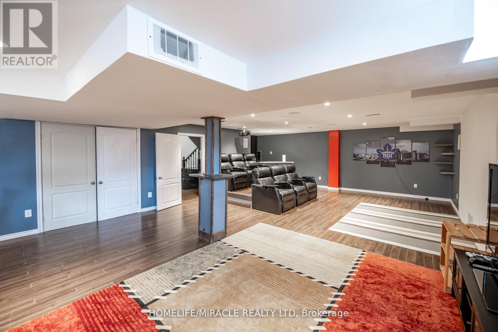 267 PENNY LANE - 32