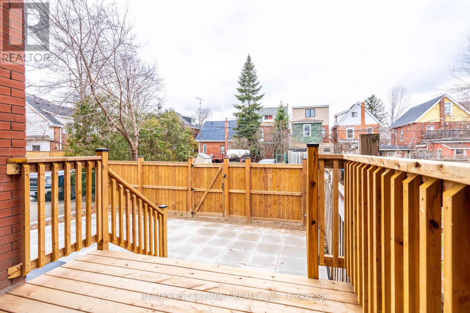 204 BALSAM AVENUE S - 45