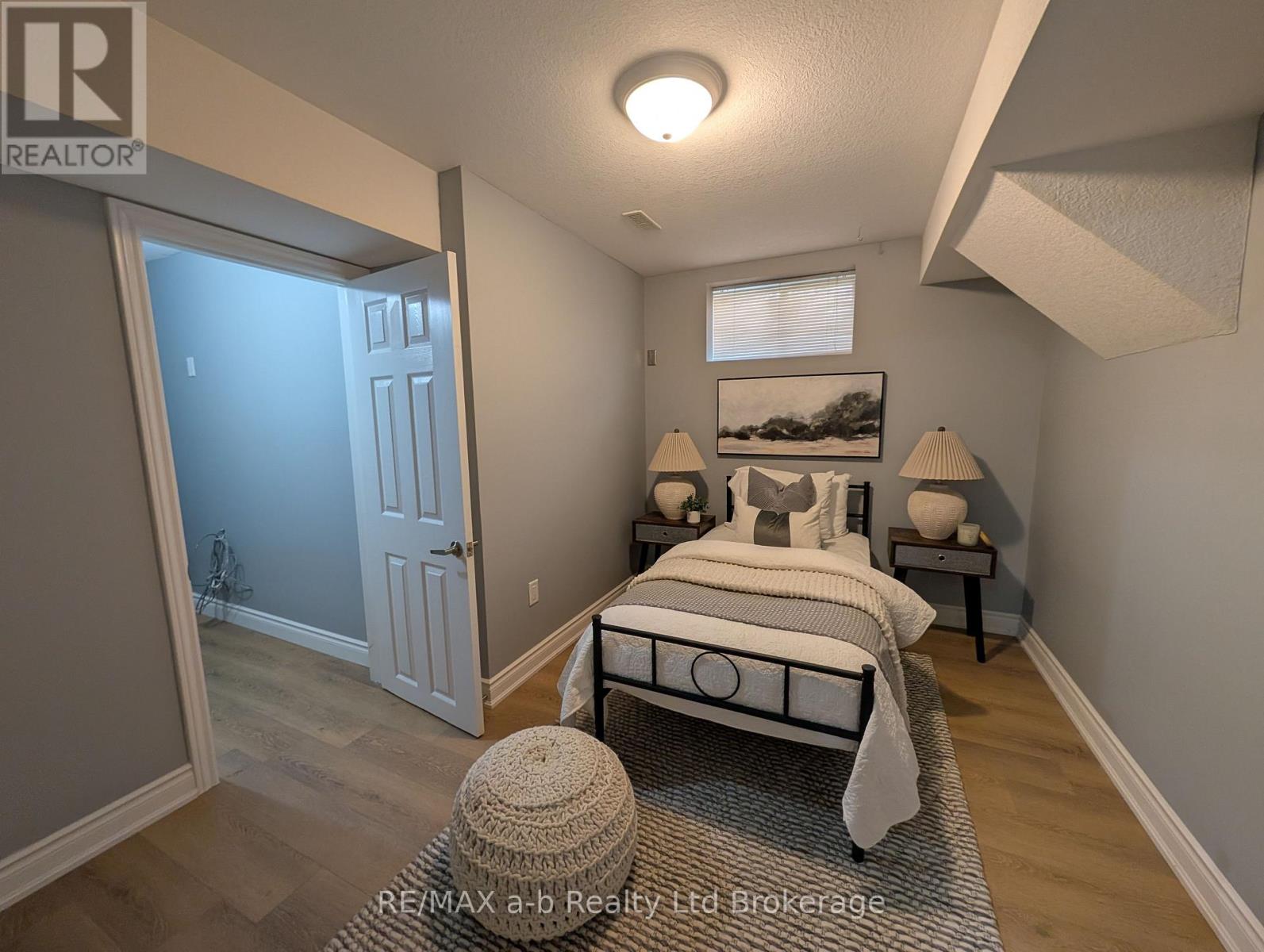 712 BLACKACRES BOULEVARD - 31