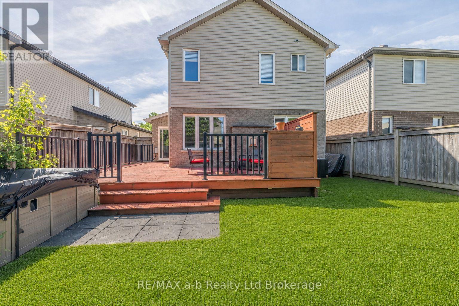 712 BLACKACRES BOULEVARD - 35