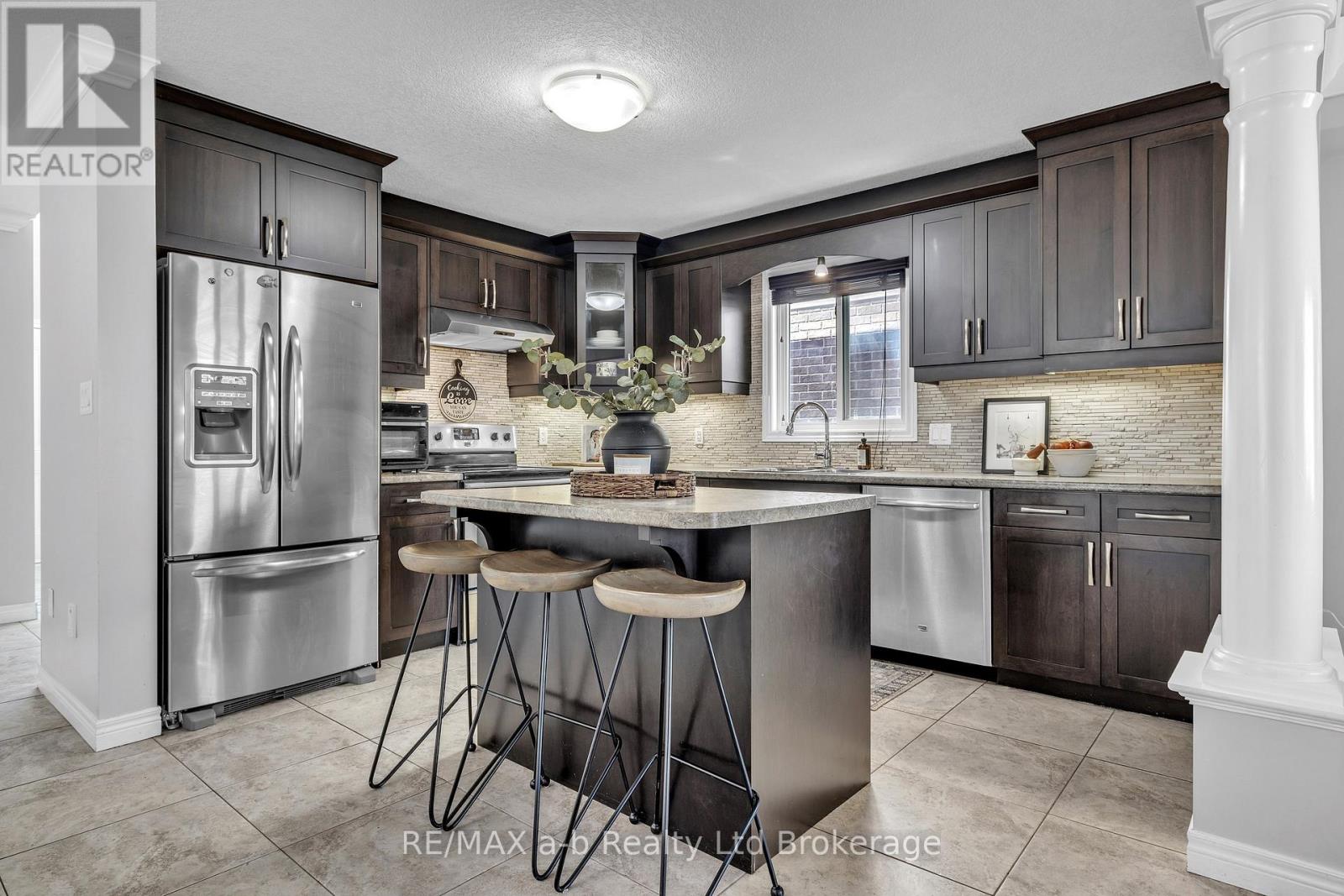 712 BLACKACRES BOULEVARD - 4