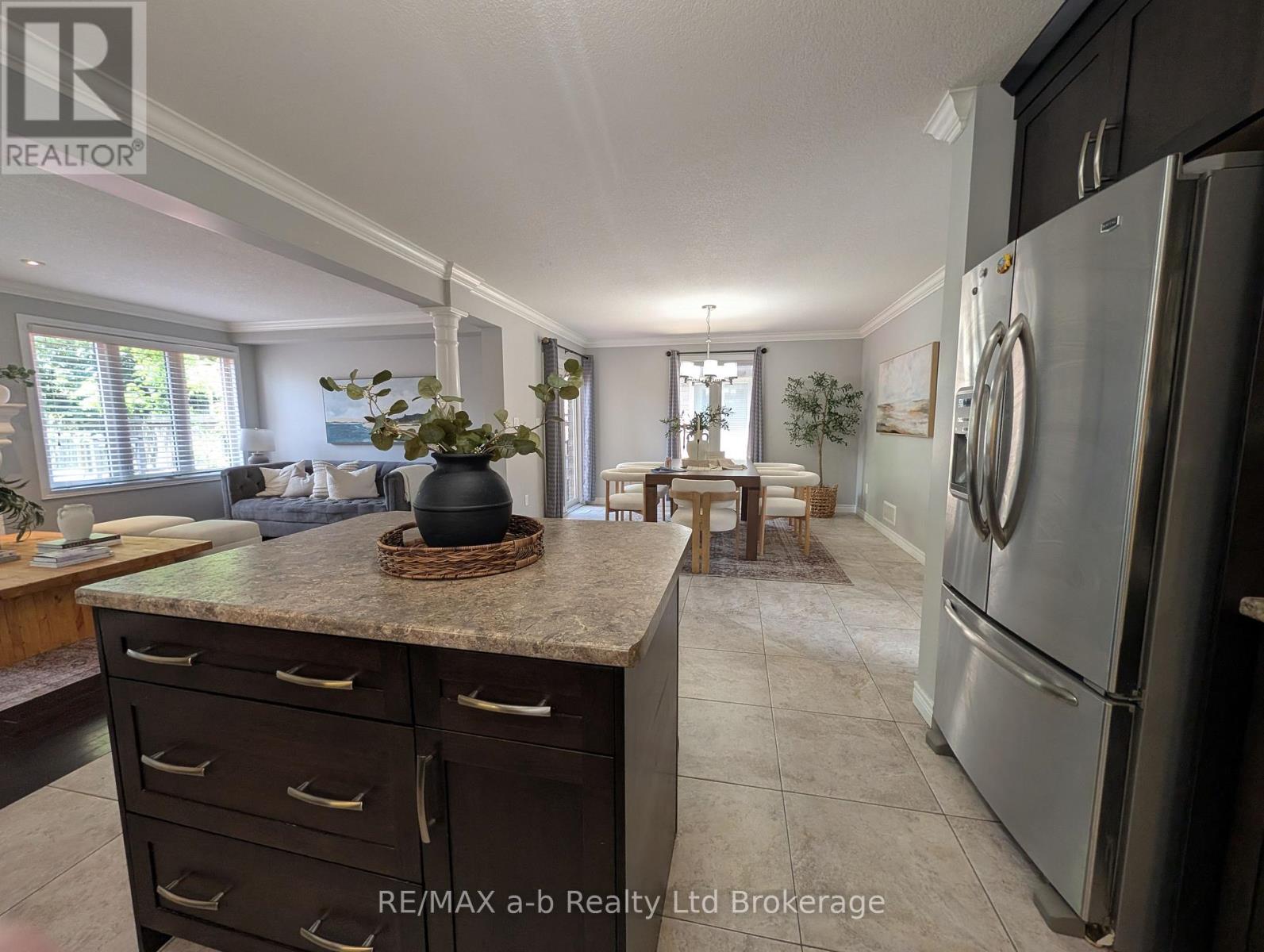 712 BLACKACRES BOULEVARD - 8