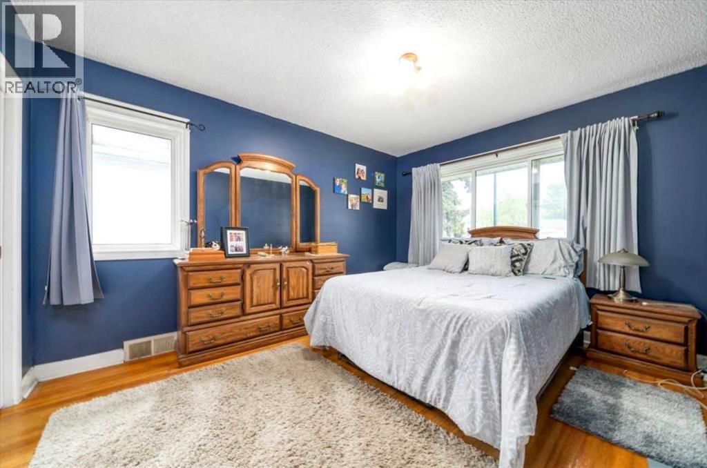 343 10 Street SW — photo 13