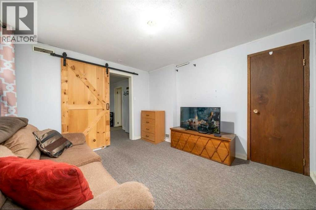 343 10 Street SW — photo 20