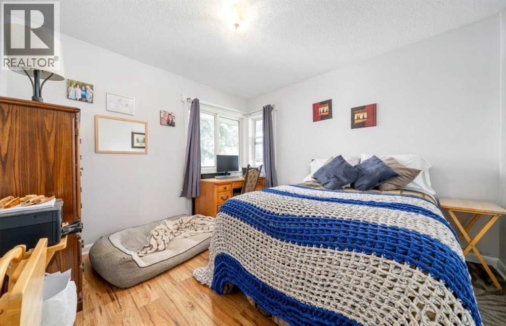 343 10 Street SW — photo 15