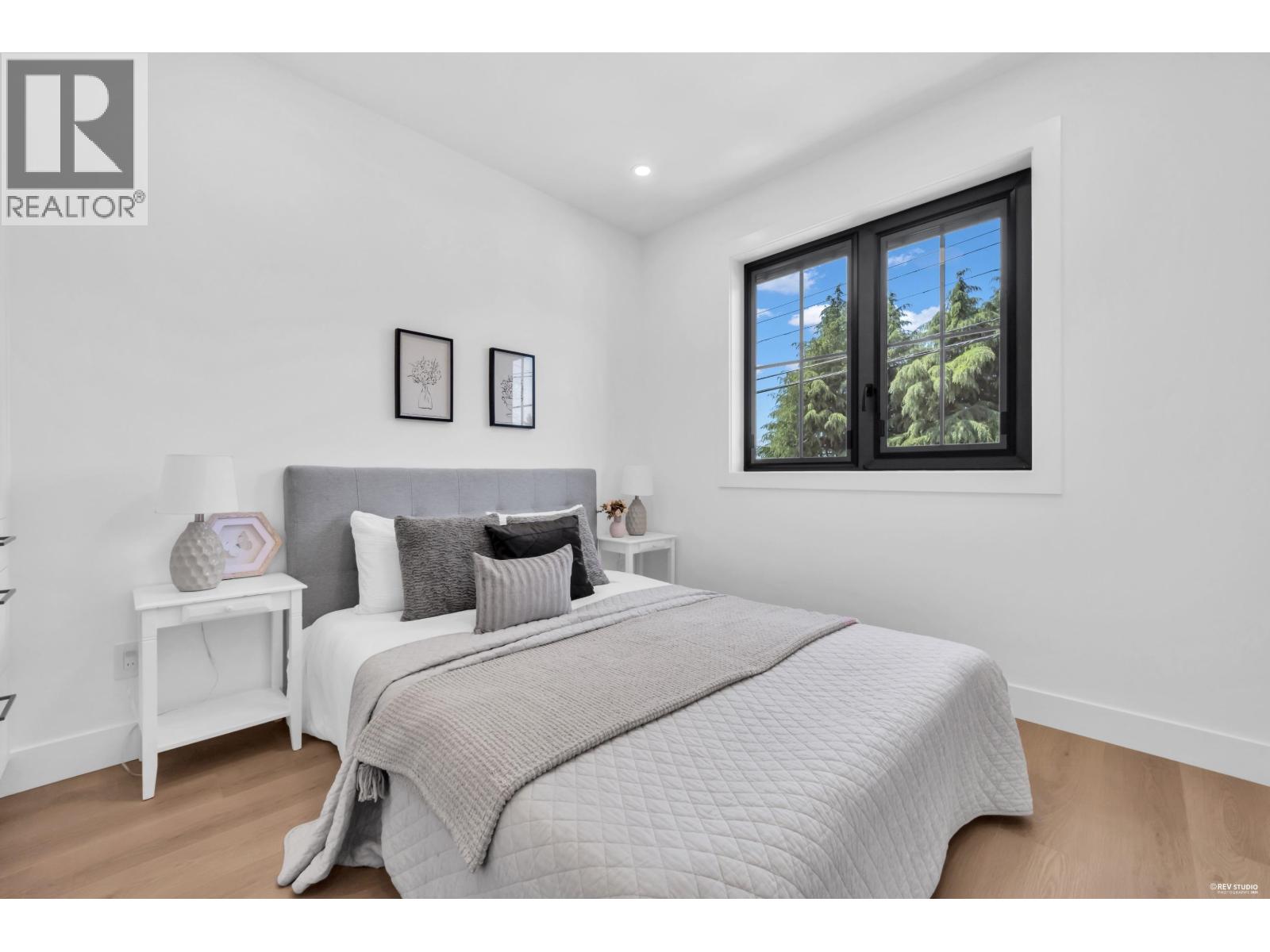 2 2316 CLIFF AVENUE, Burnaby