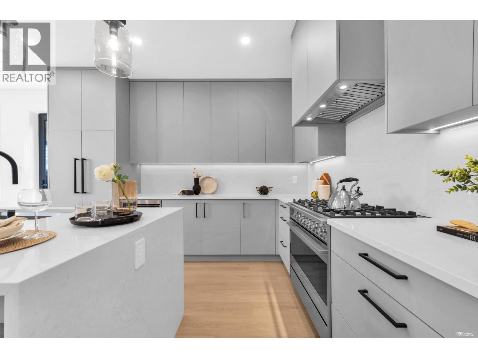 2 2316 CLIFF AVENUE, Burnaby