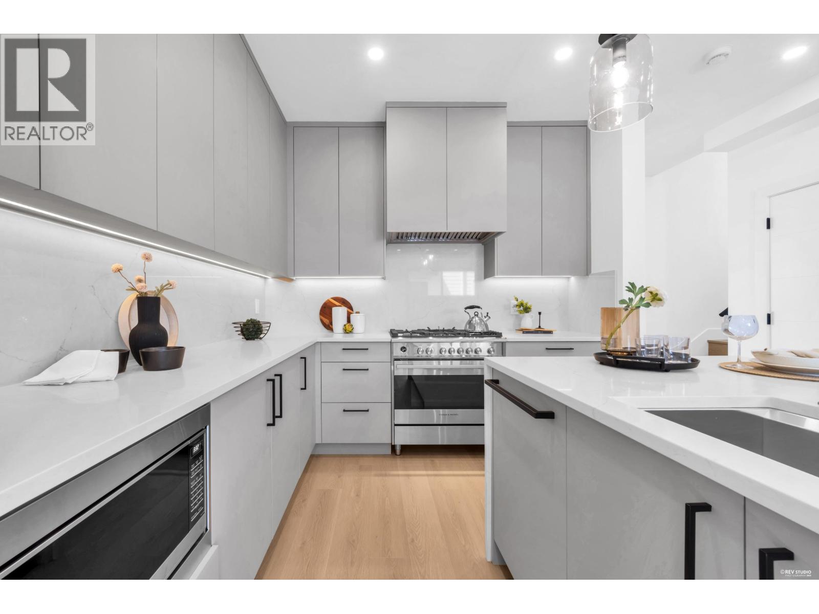 2 2316 CLIFF AVENUE, Burnaby