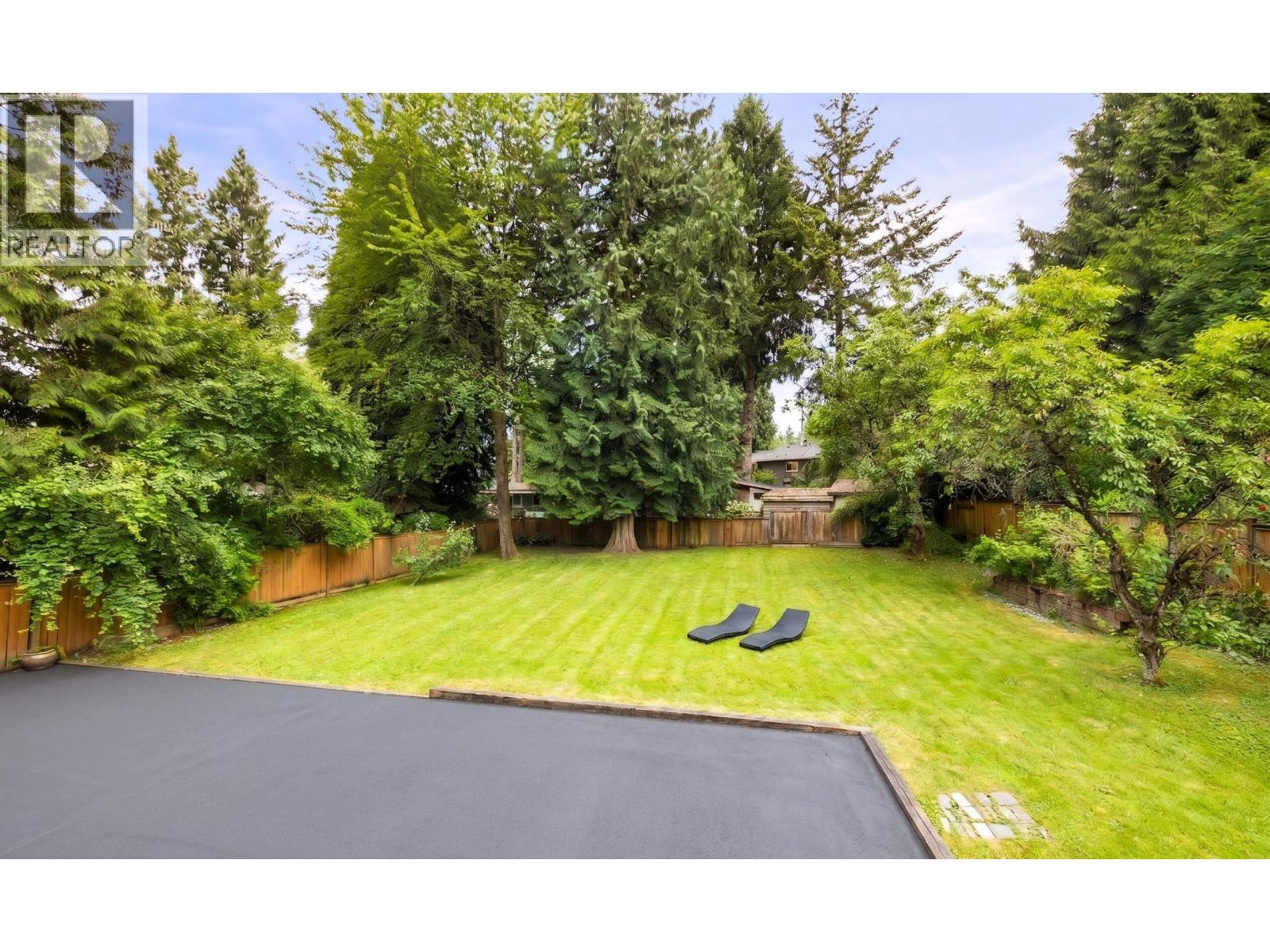 1561 MERLYNN CRESCENT, North Vancouver