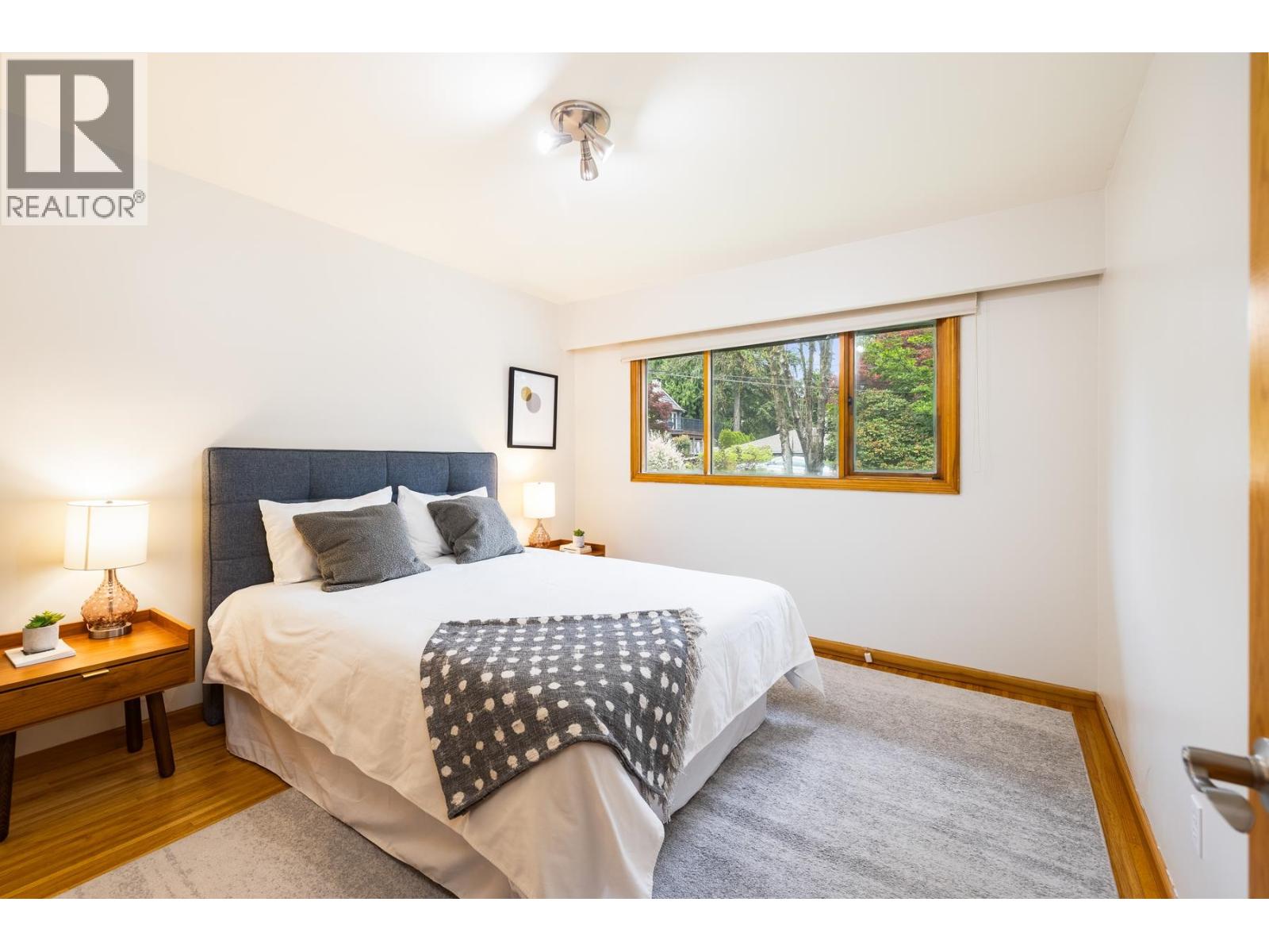 1561 MERLYNN CRESCENT, North Vancouver