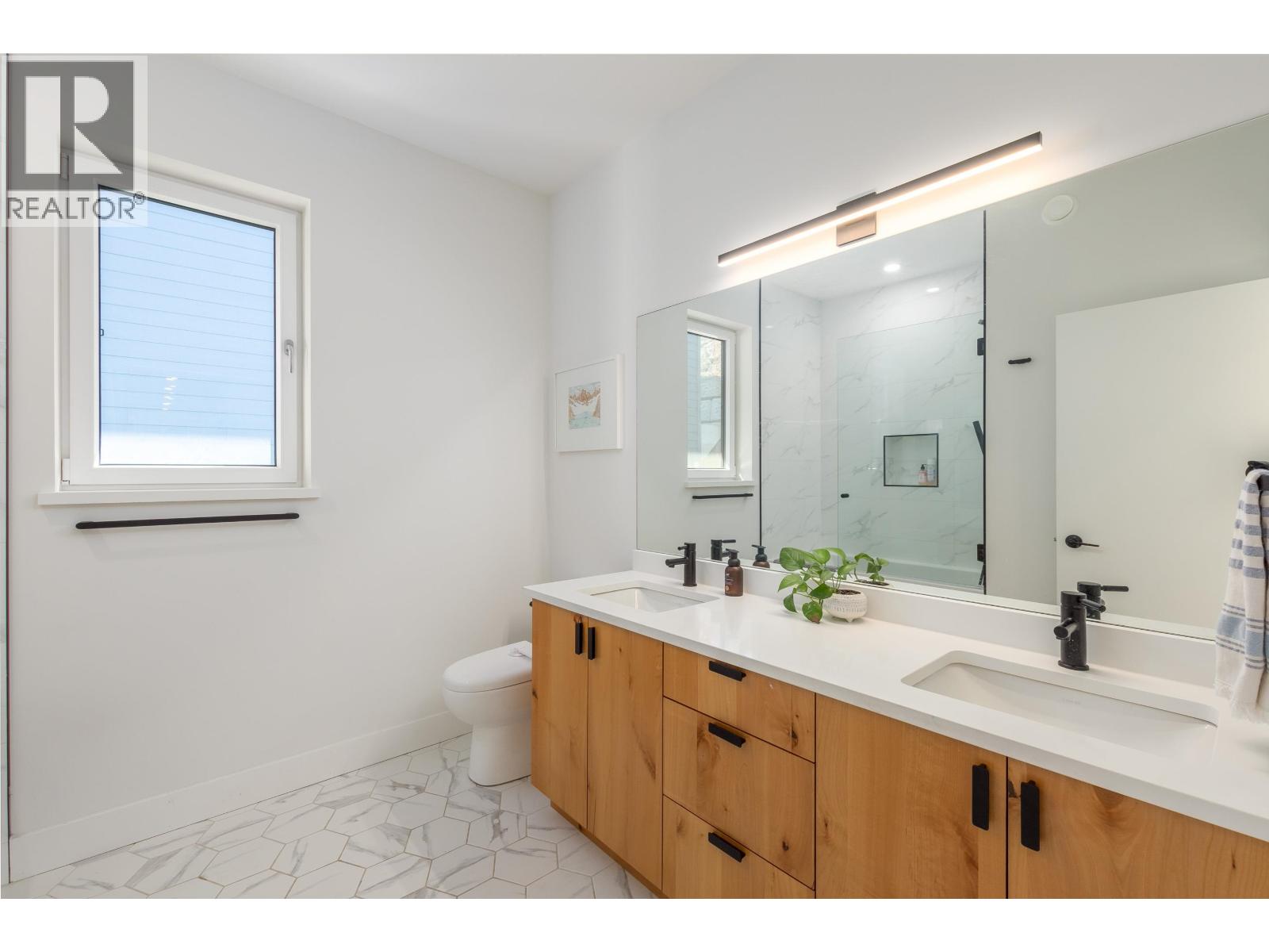 2193 CRUMPIT WOODS DRIVE, Squamish