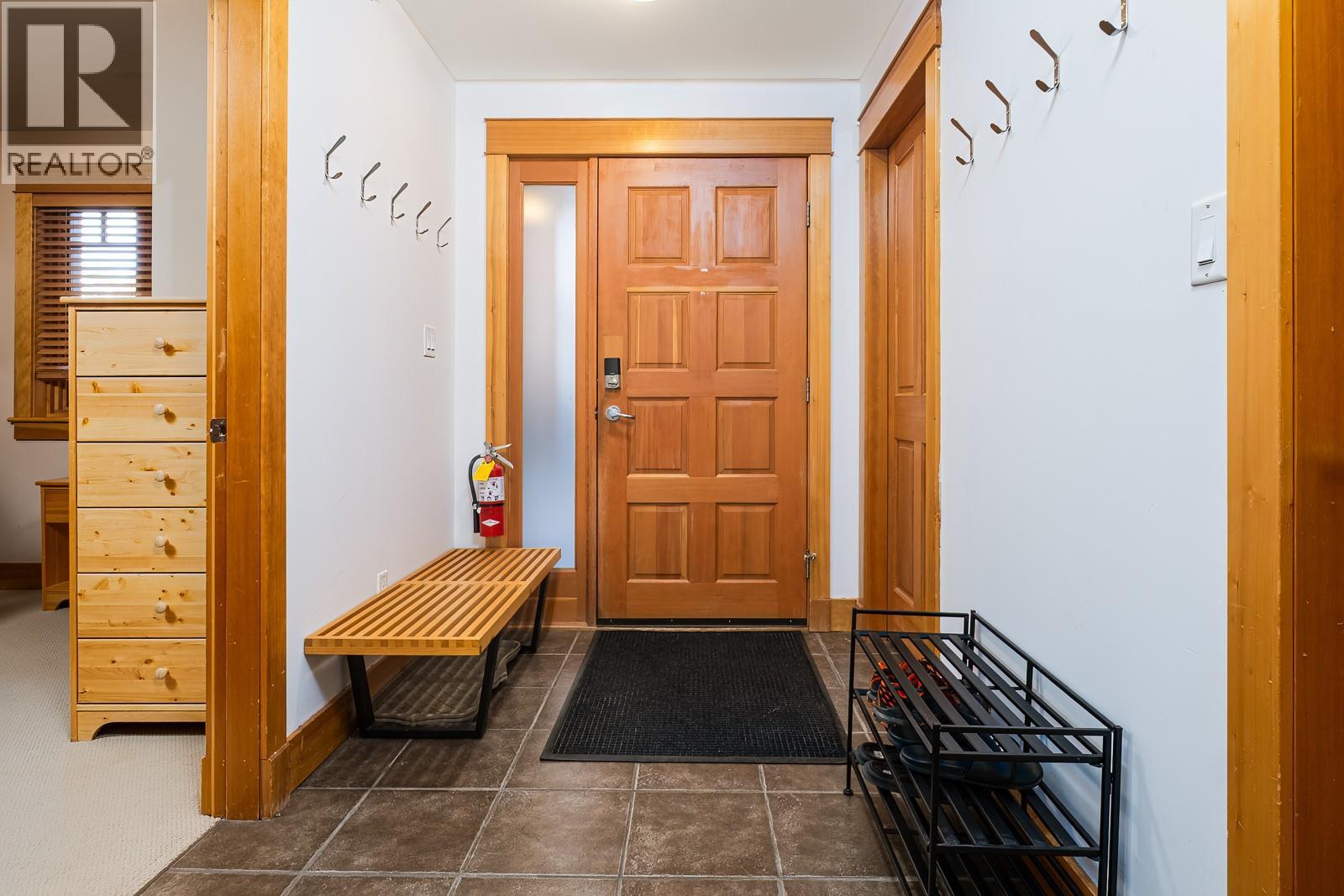 #2E 1005 MOUNTAIN VIEW Road - Image 3