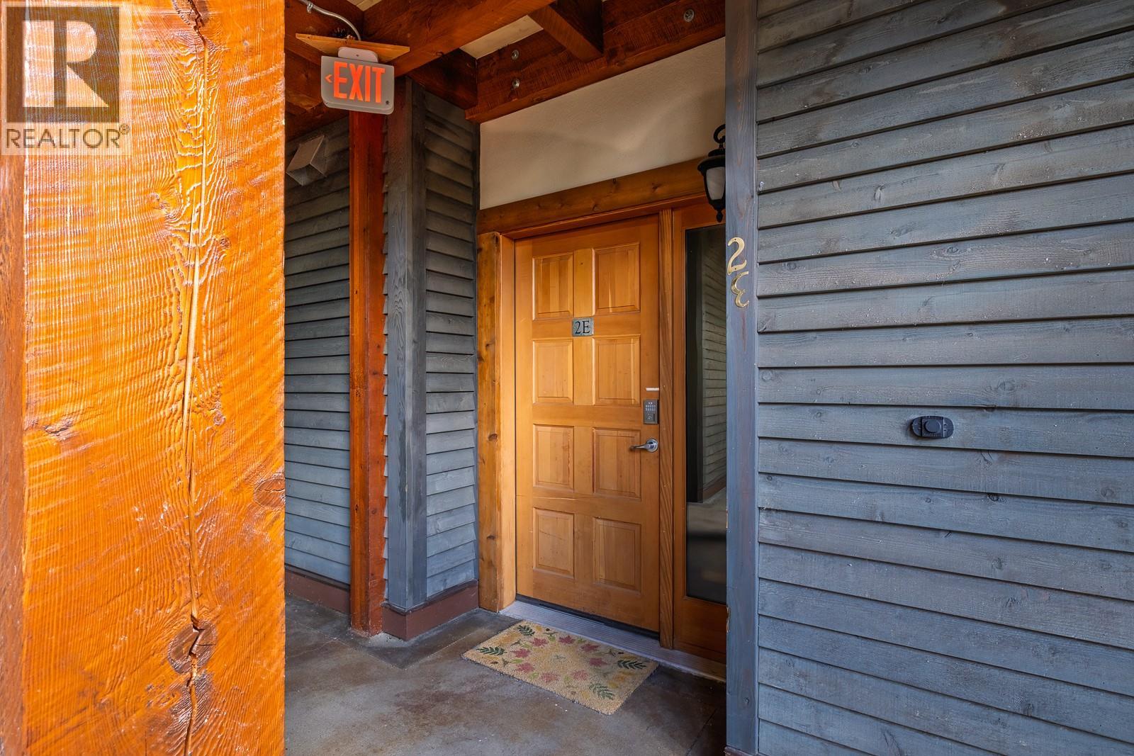 #2E 1005 MOUNTAIN VIEW Road - 32