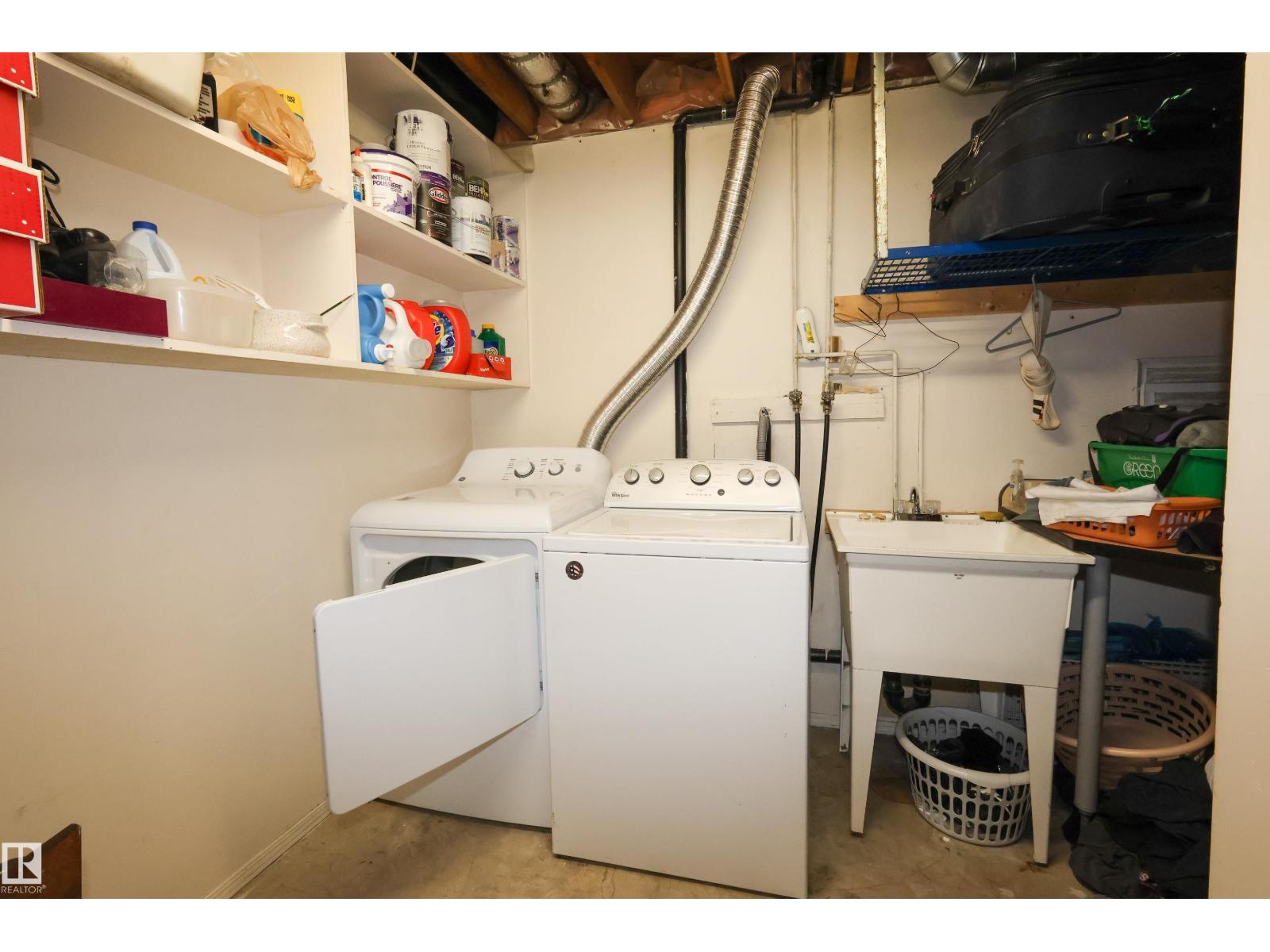 3467 39 ST NW - 28