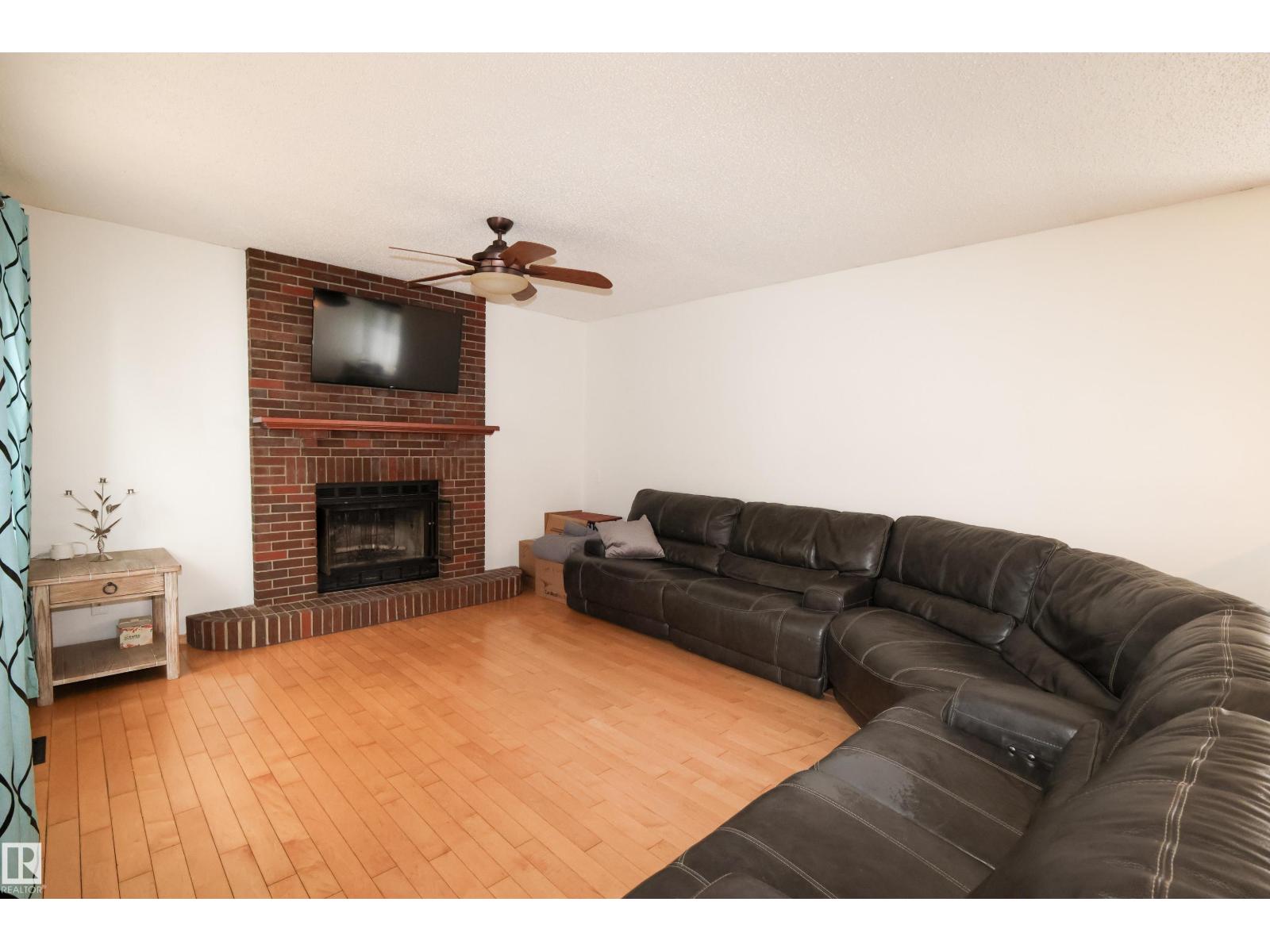 3467 39 ST NW - 10