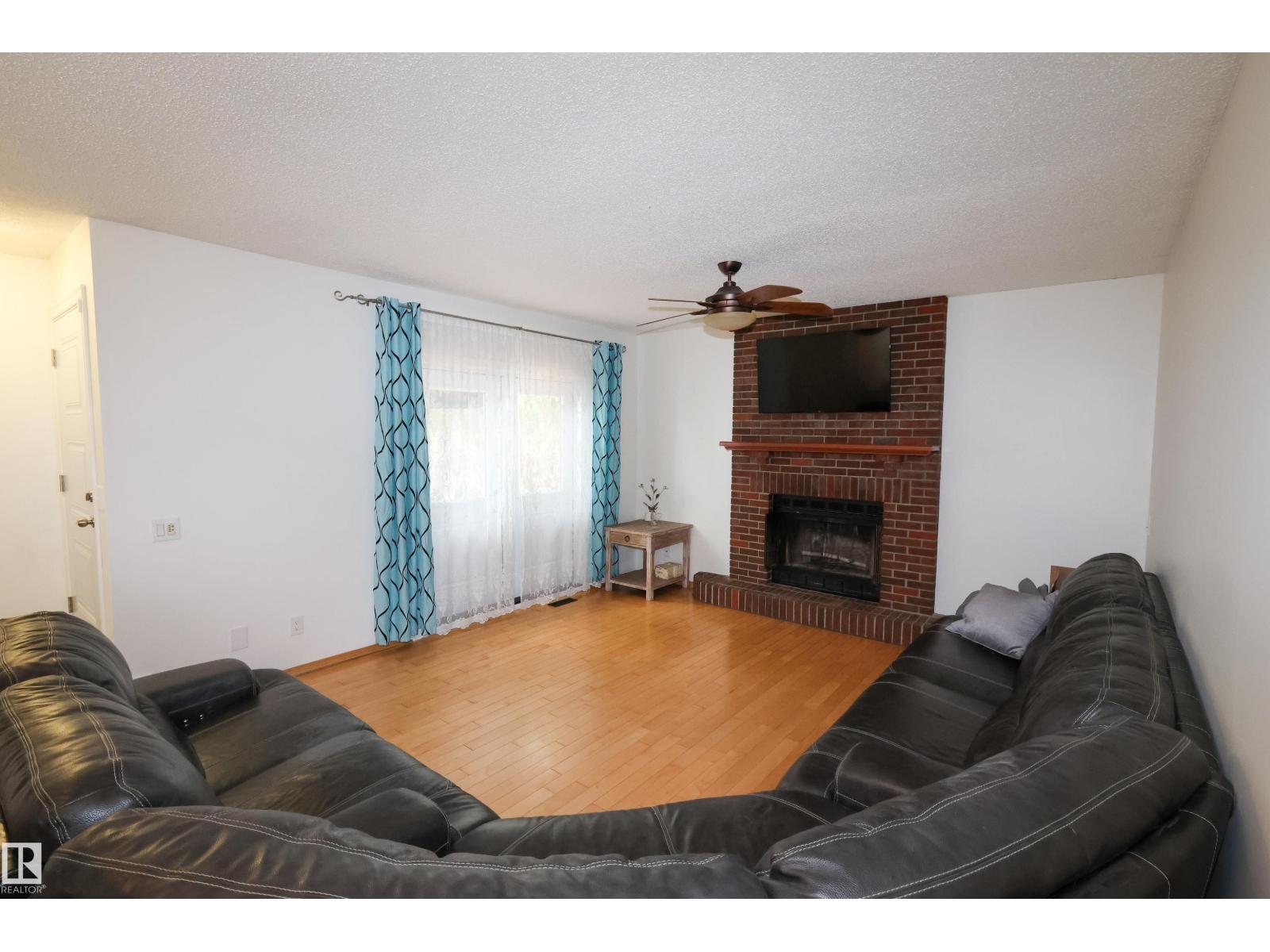 3467 39 ST NW - 11