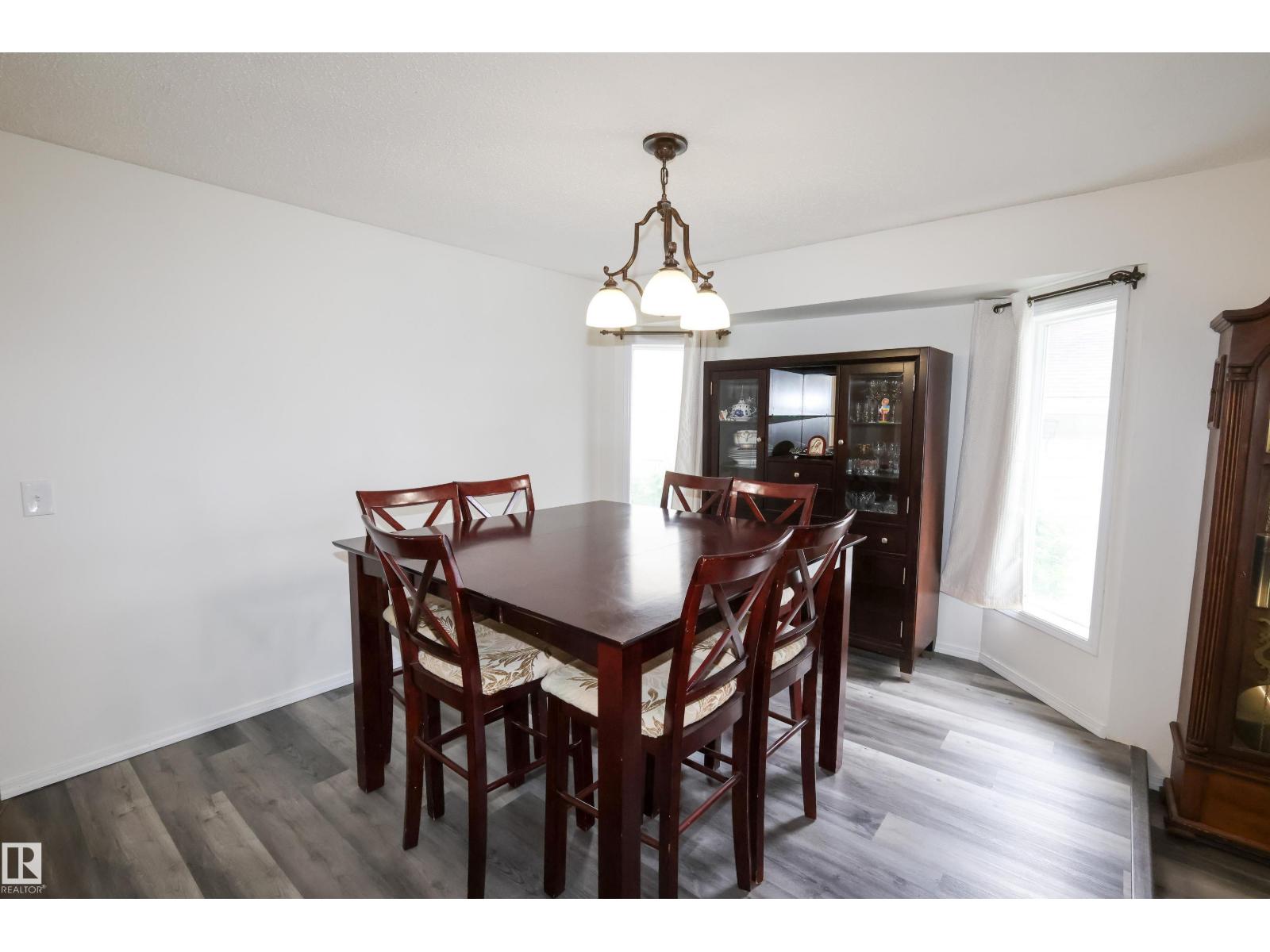 3467 39 ST NW - 4