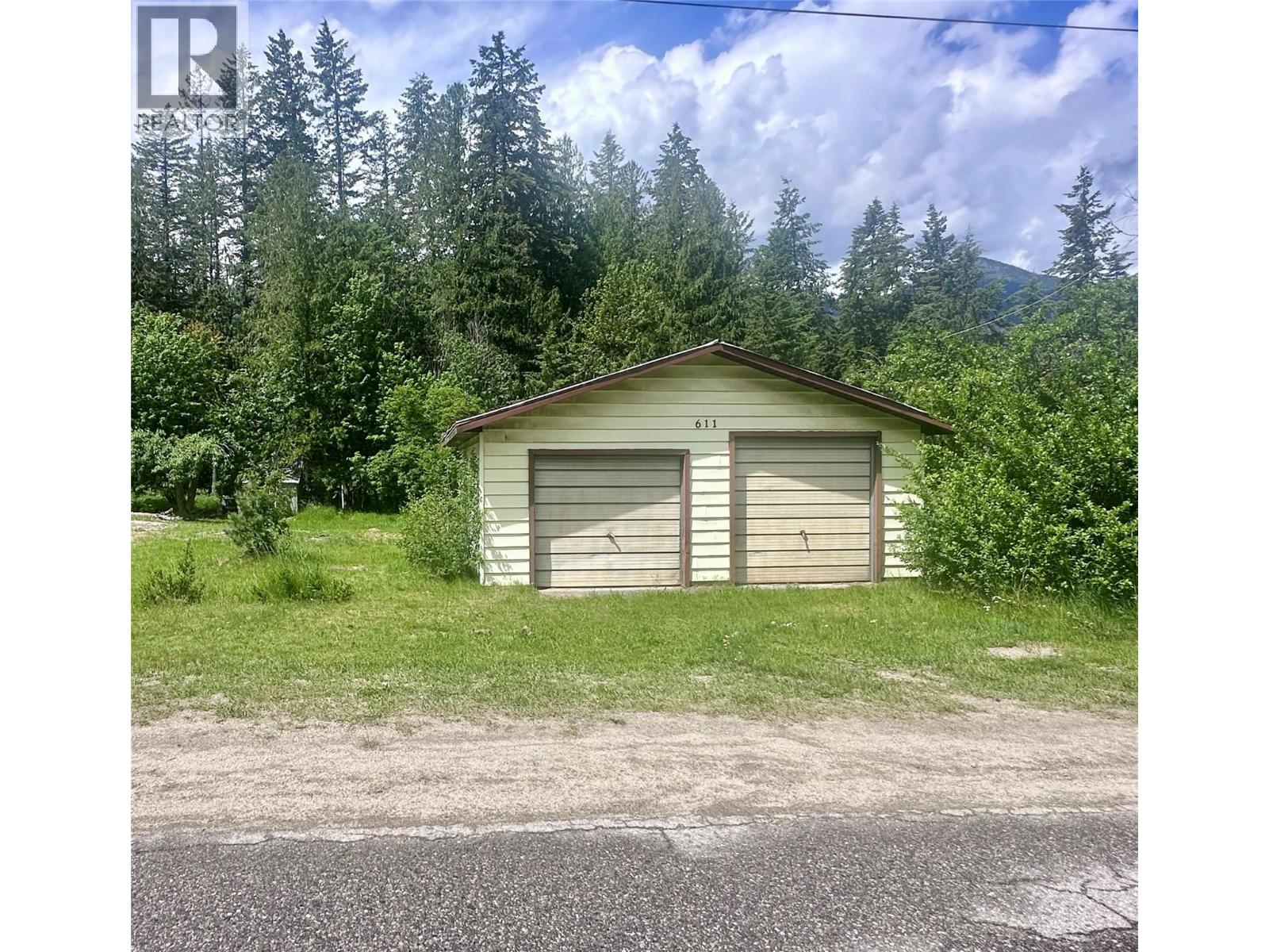 611 Slocan Street, Slocan — photo 2